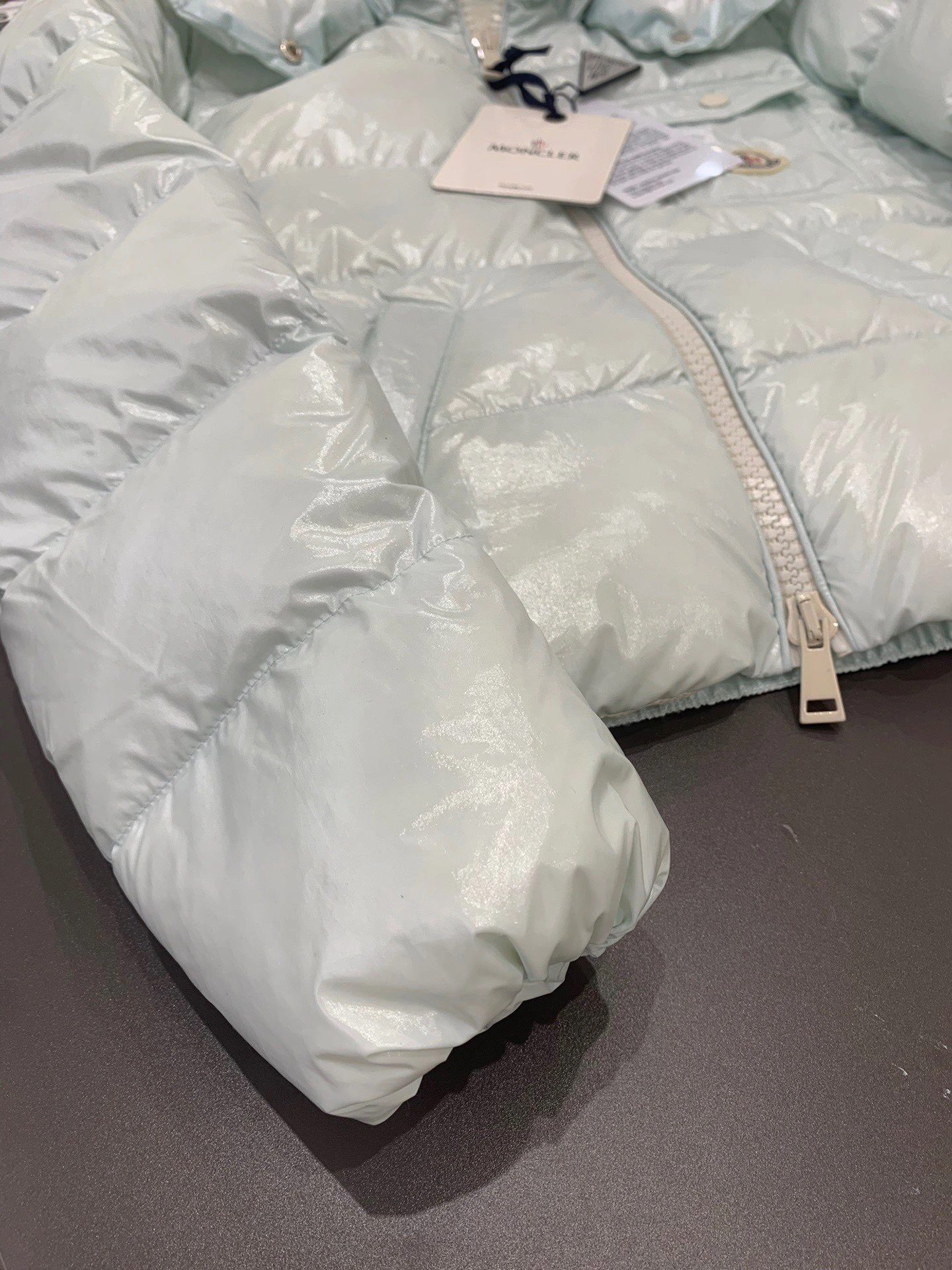 Moncler Down Jackets EasyMatch 145889