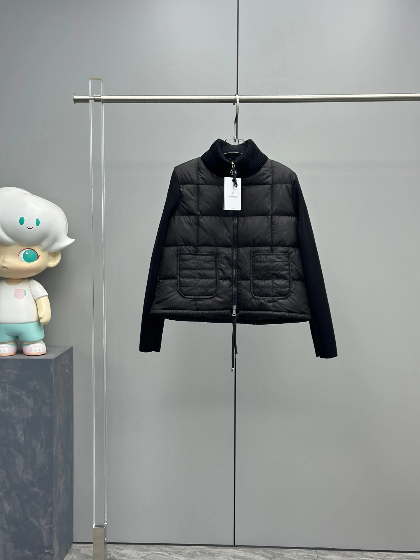 SmoothTexture Moncler Down Jackets 145886