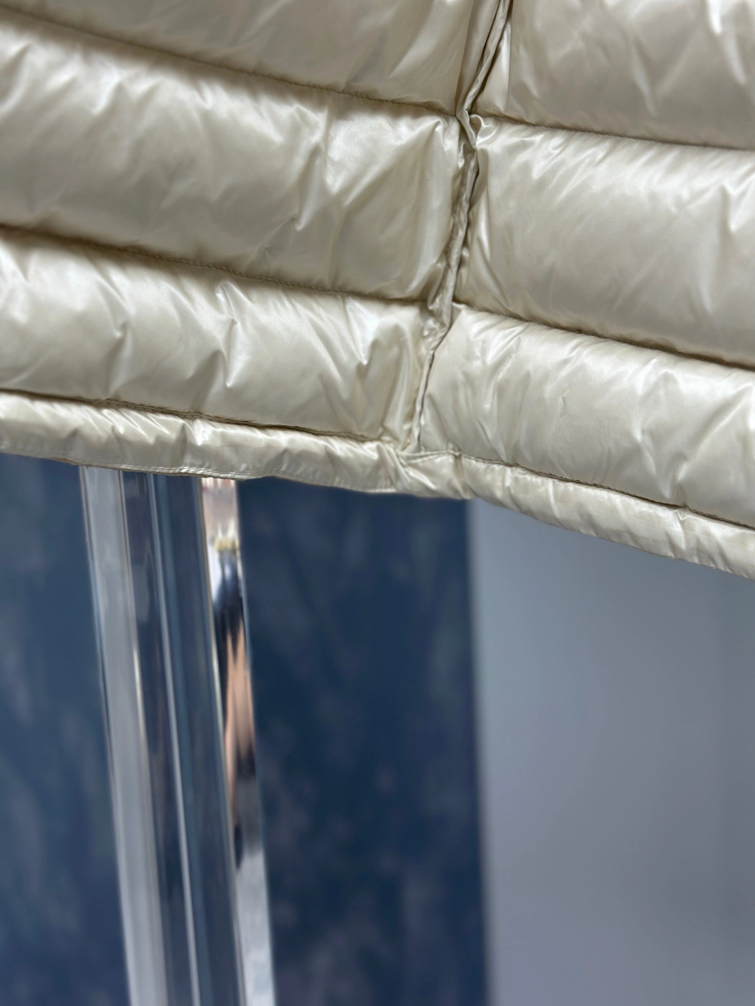 Vibrant Moncler Down Jackets 145877