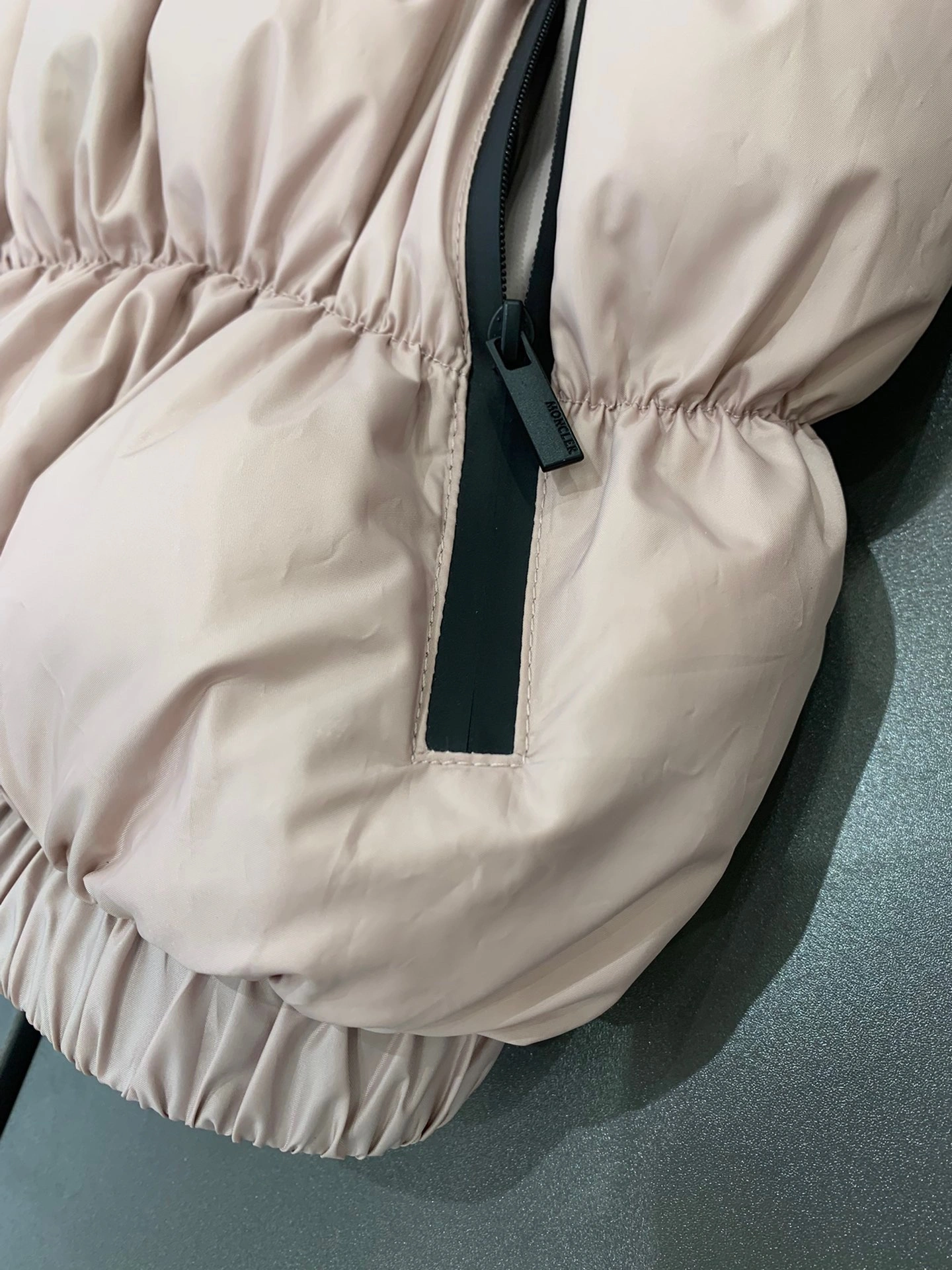 Moncler Down Jackets AllSeason 145860