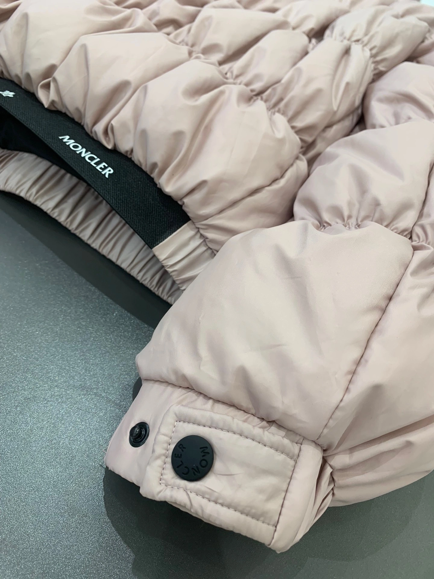 Moncler Down Jackets AllSeason 145860