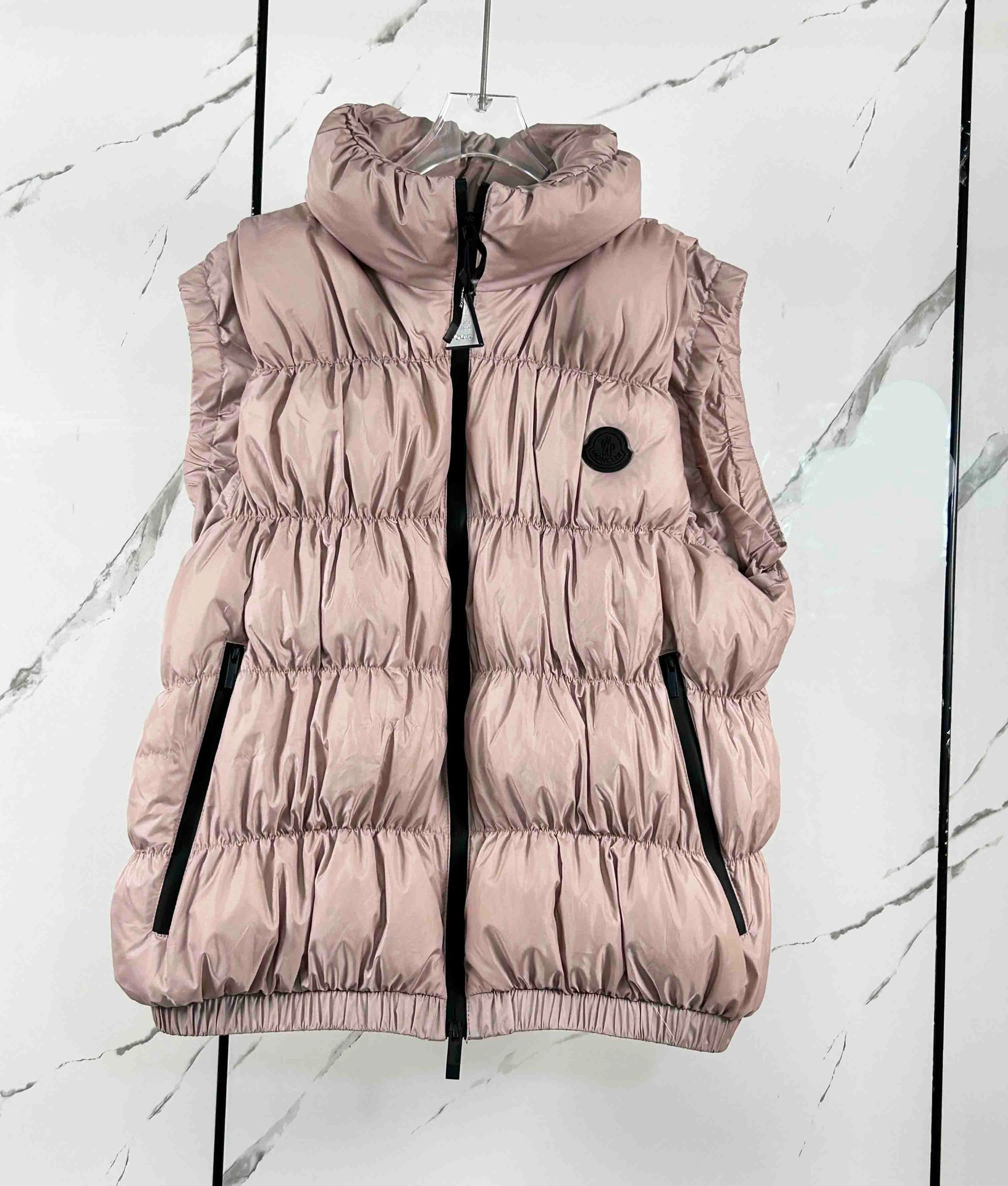 Moncler Down Jackets Versatile 145874