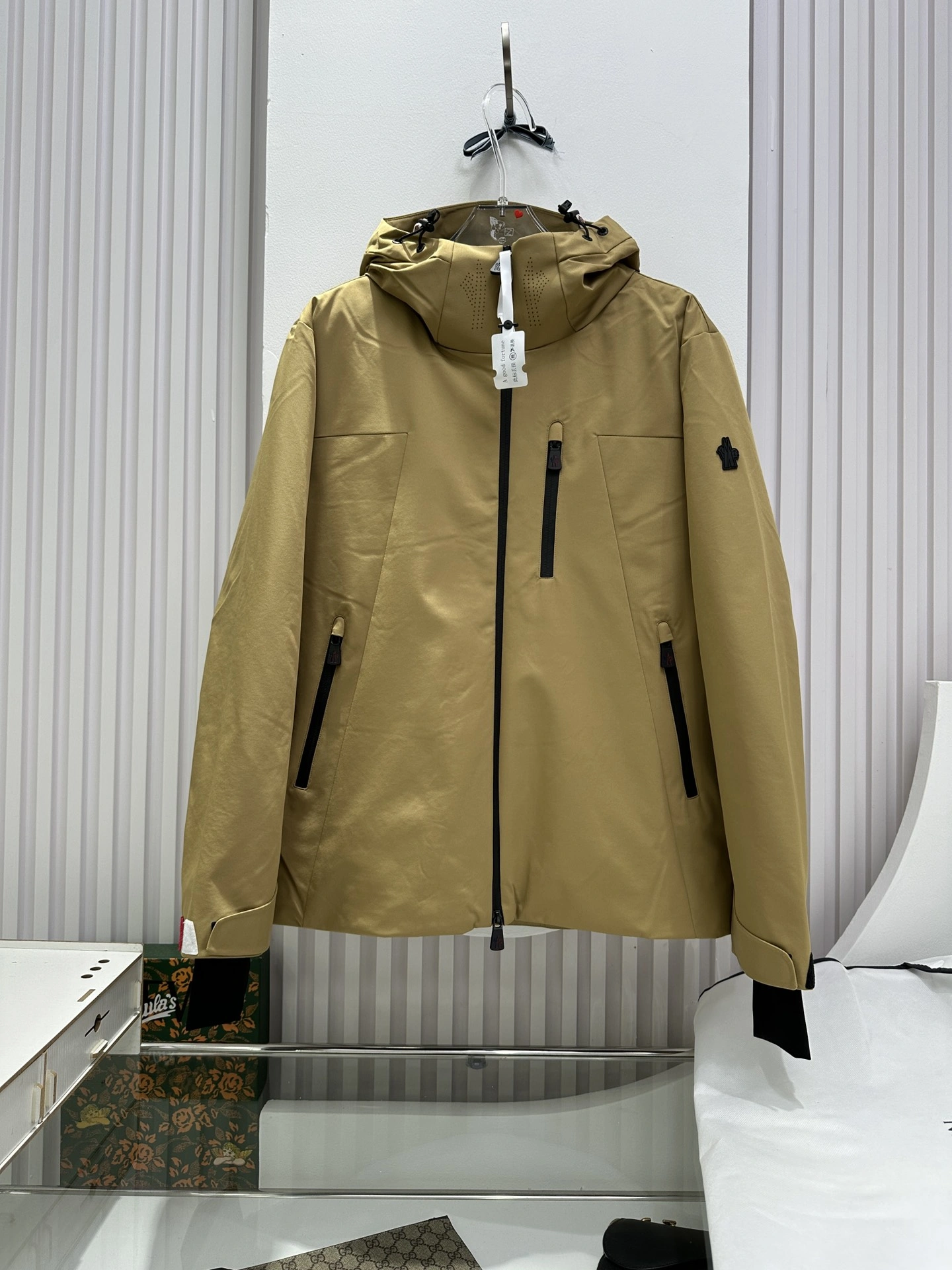 Moncler Down Jackets Elegant 145870