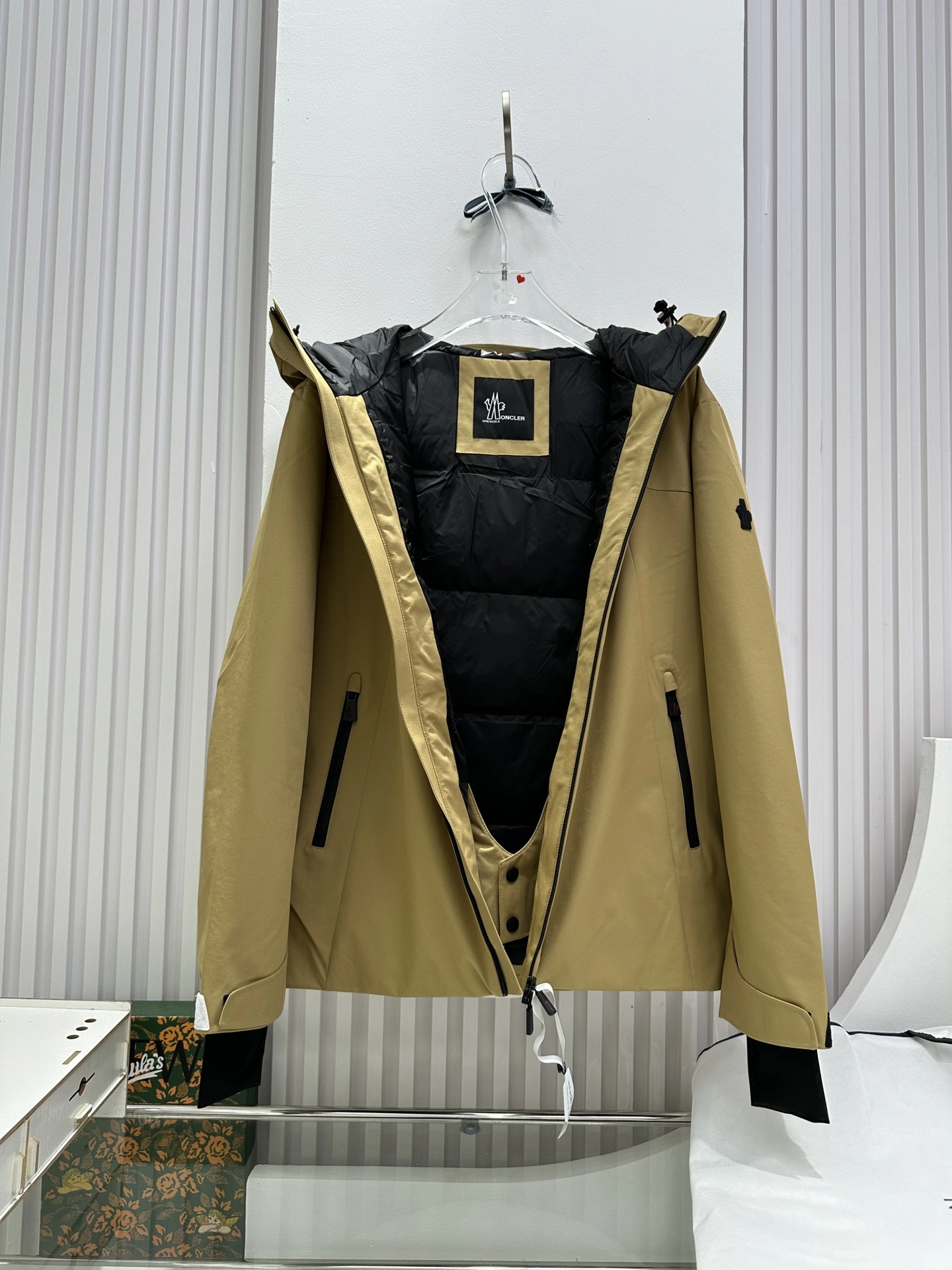 Moncler Down Jackets Elegant 145870