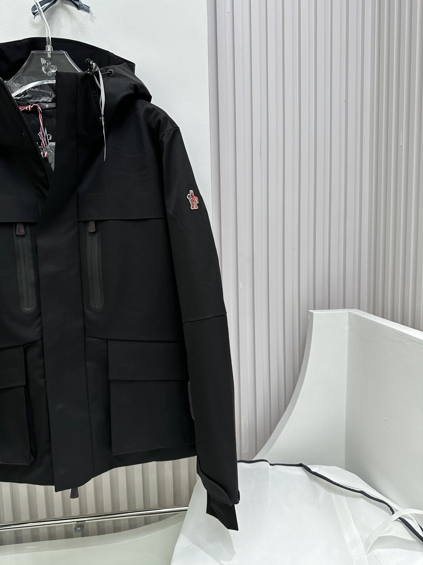 Moncler Down Jackets TravelReady 145871