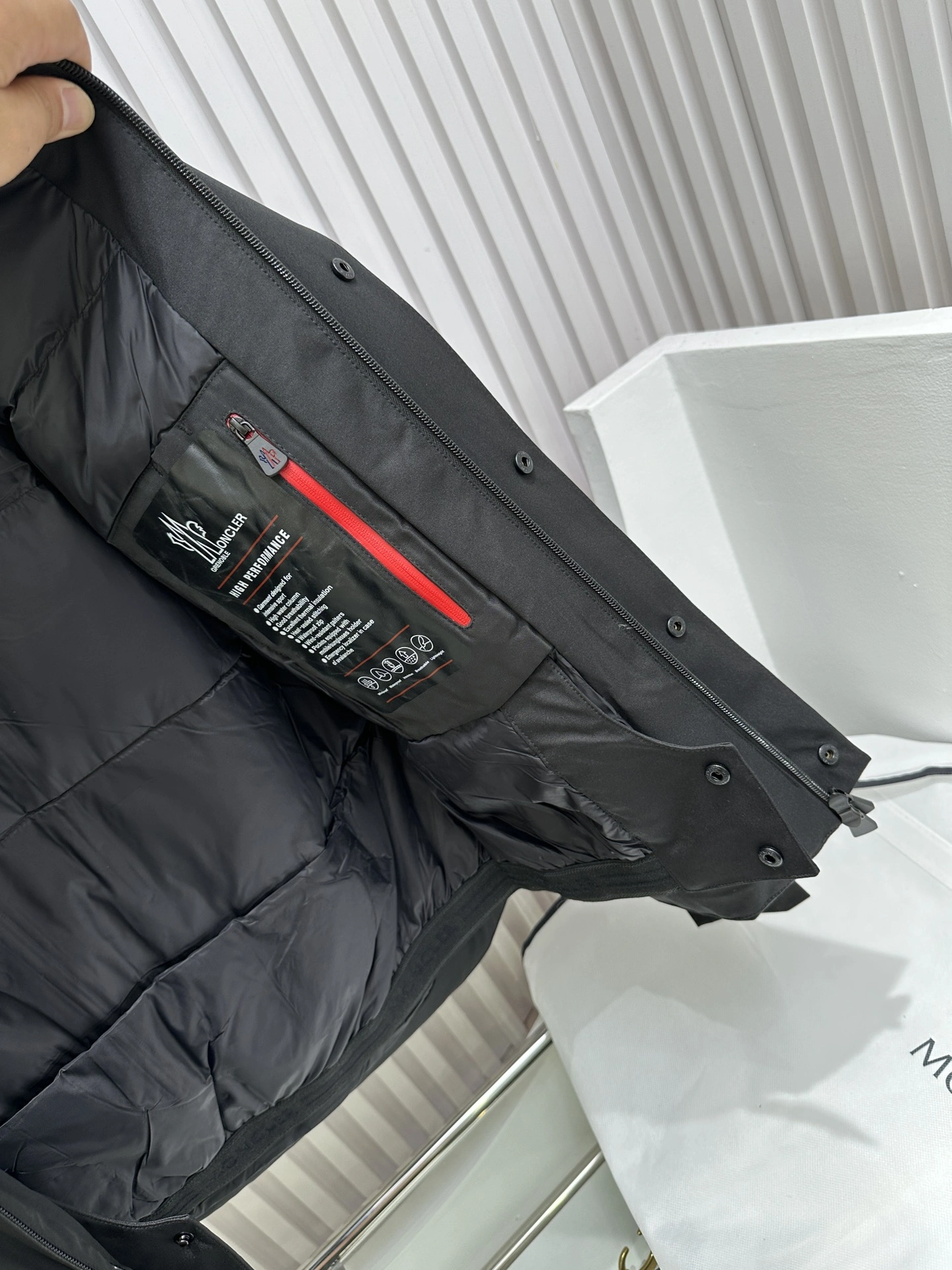 Moncler Down Jackets TravelReady 145871
