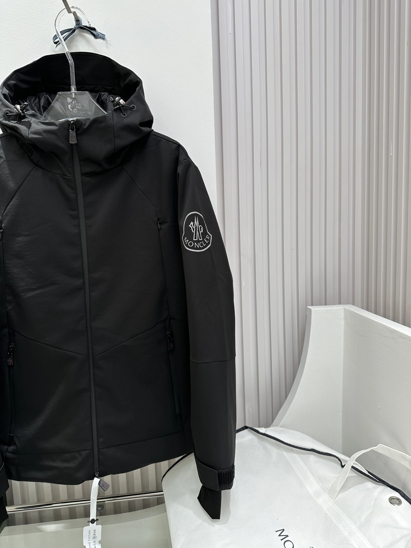 EasyMatch Moncler Down Jackets 145868