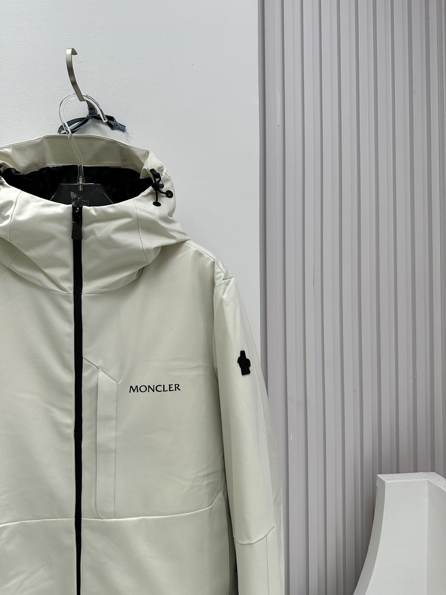 Tailored Moncler Down Jackets 145863