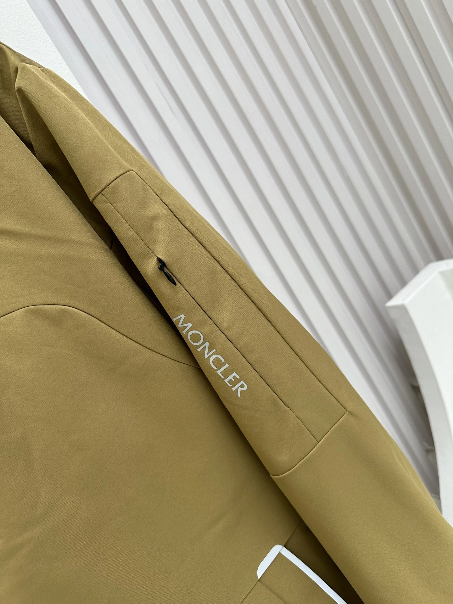 Moncler Down Jackets Classic 145869