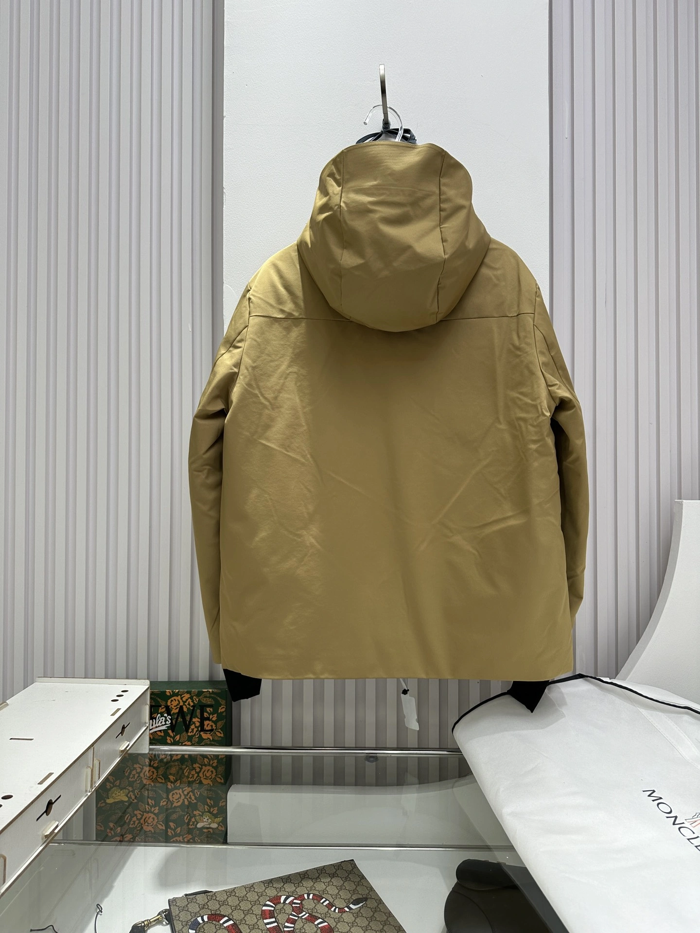 Moncler Down Jackets Classic 145869