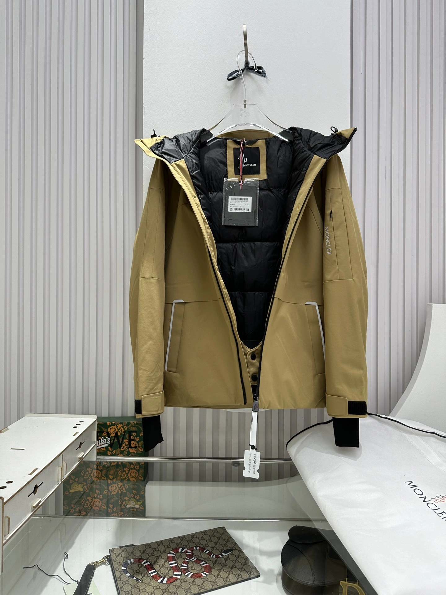 Moncler Down Jackets Classic 145869