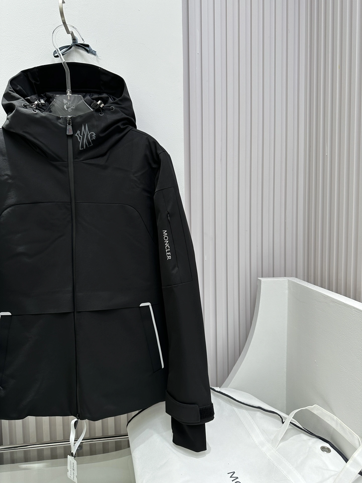 ComfortFit Moncler Down Jackets 145875