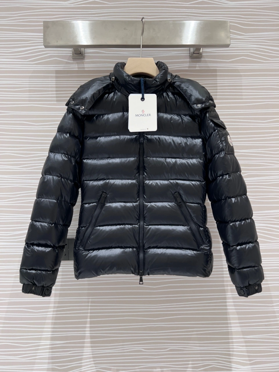 Moncler Down Jackets Durable 145873