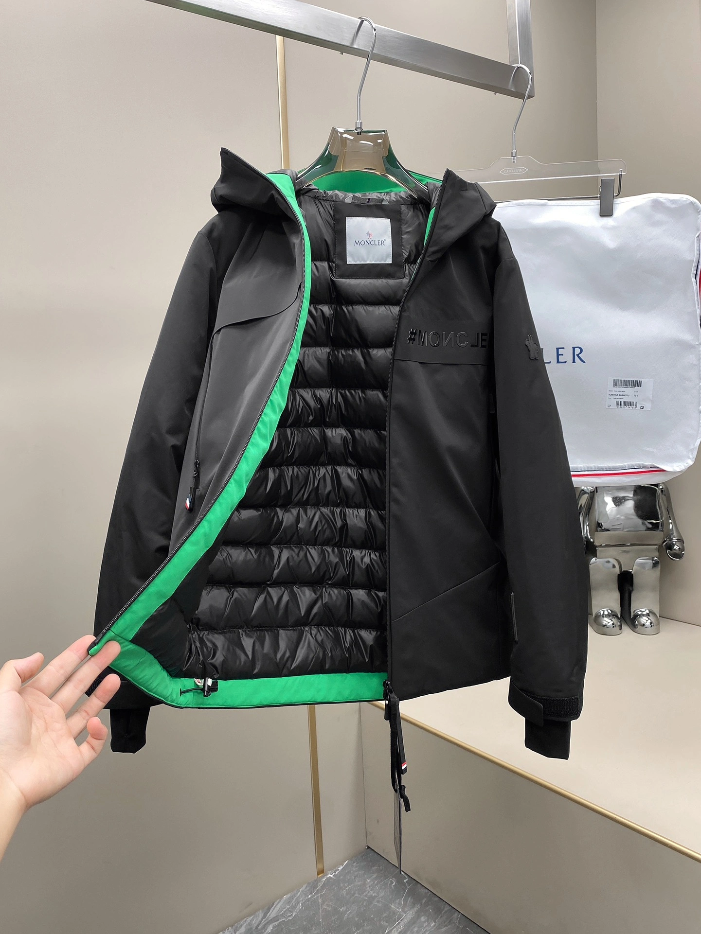 Moncler Down Jackets Lightweight 145852