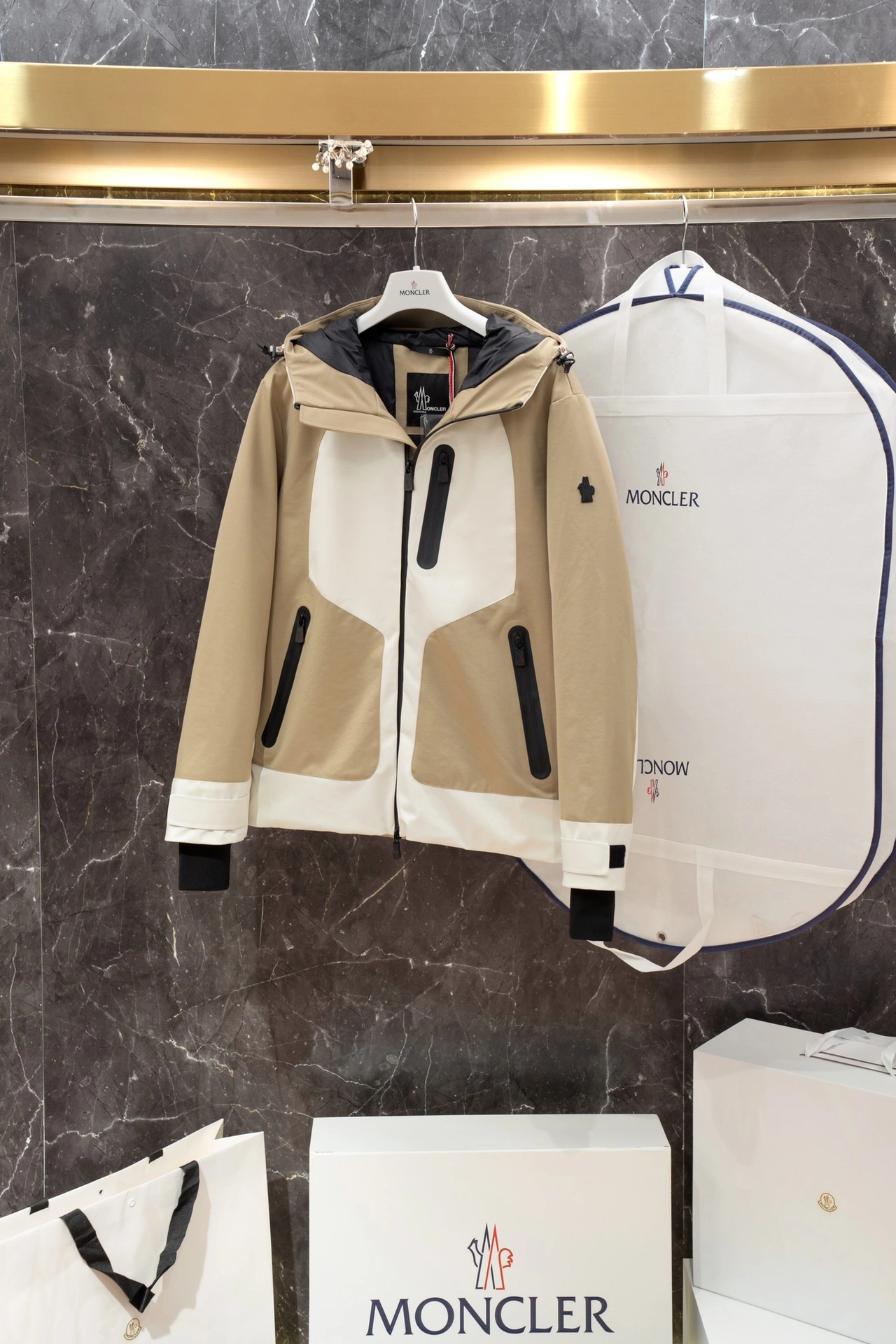 SmoothTexture Moncler Down Jackets 145846