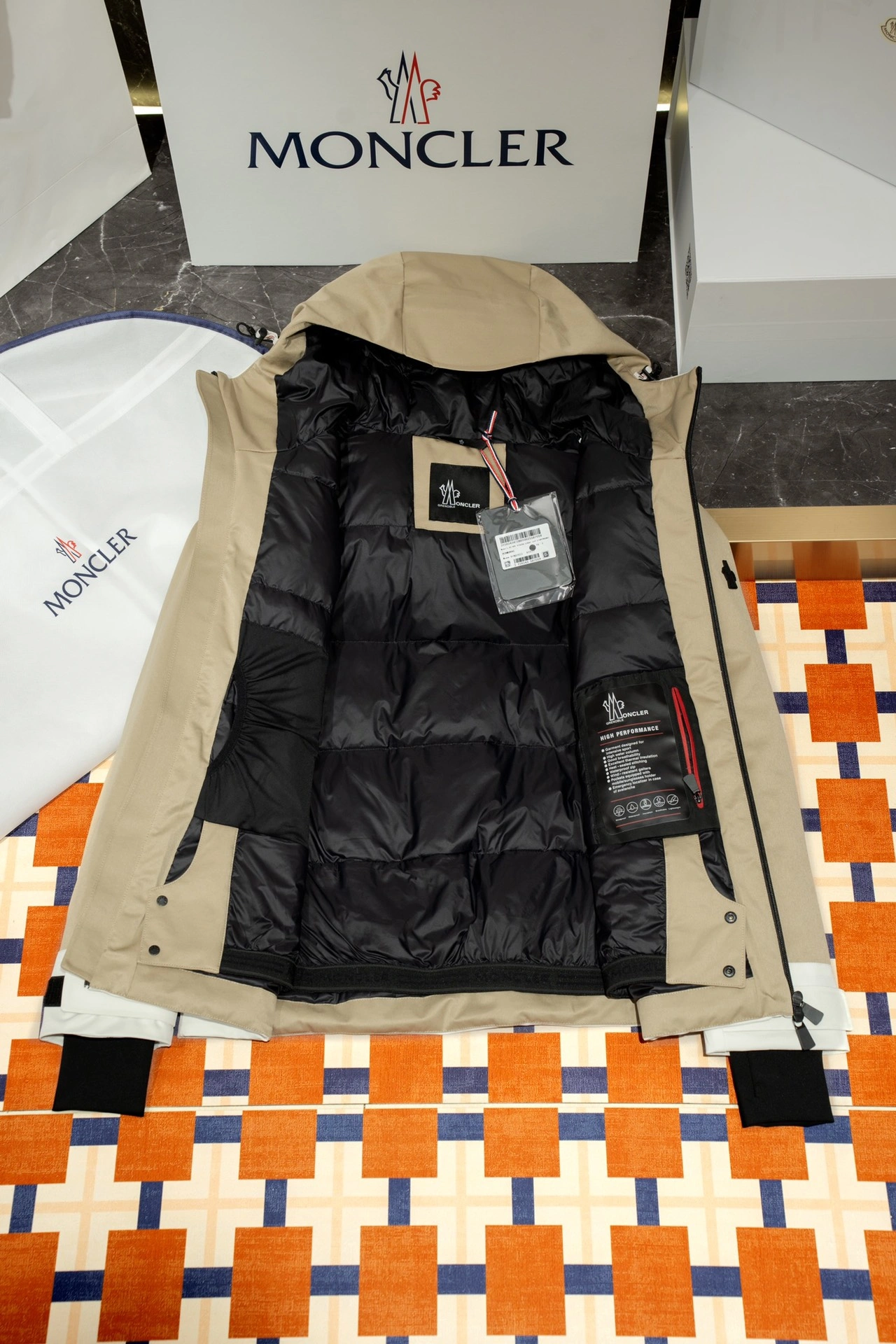 SmoothTexture Moncler Down Jackets 145846