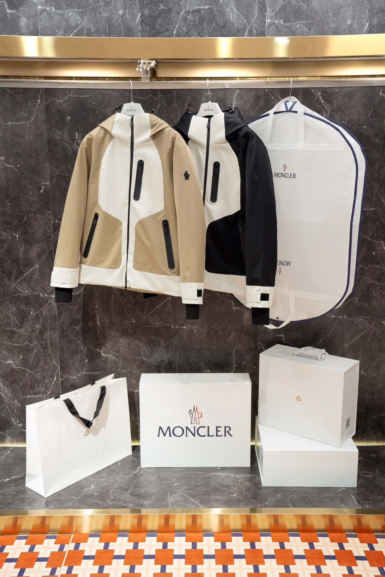 SmoothTexture Moncler Down Jackets 145846
