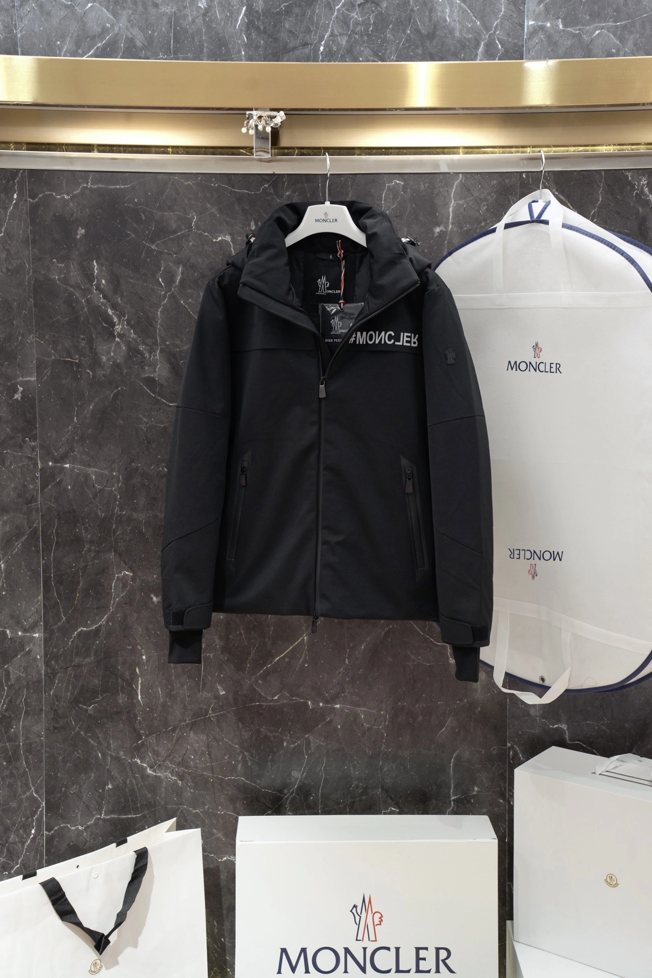 Durable Moncler Down Jackets 145844