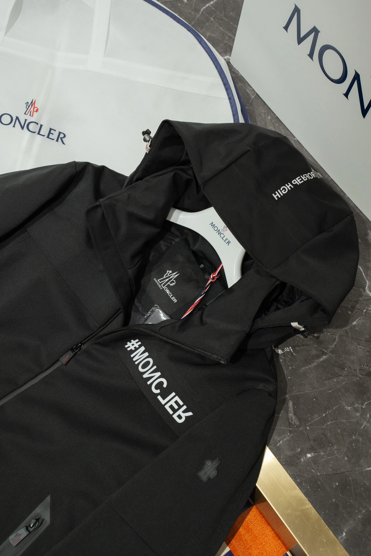 Durable Moncler Down Jackets 145844