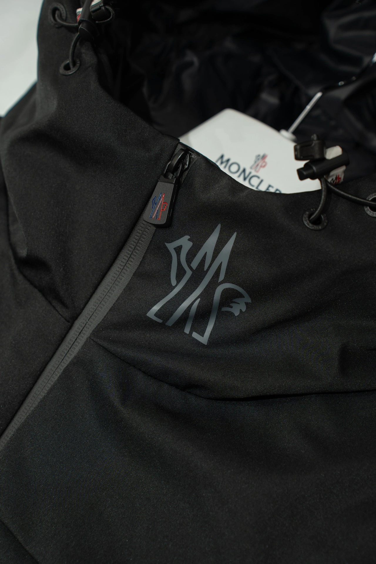 Tailored Moncler Down Jackets 145848
