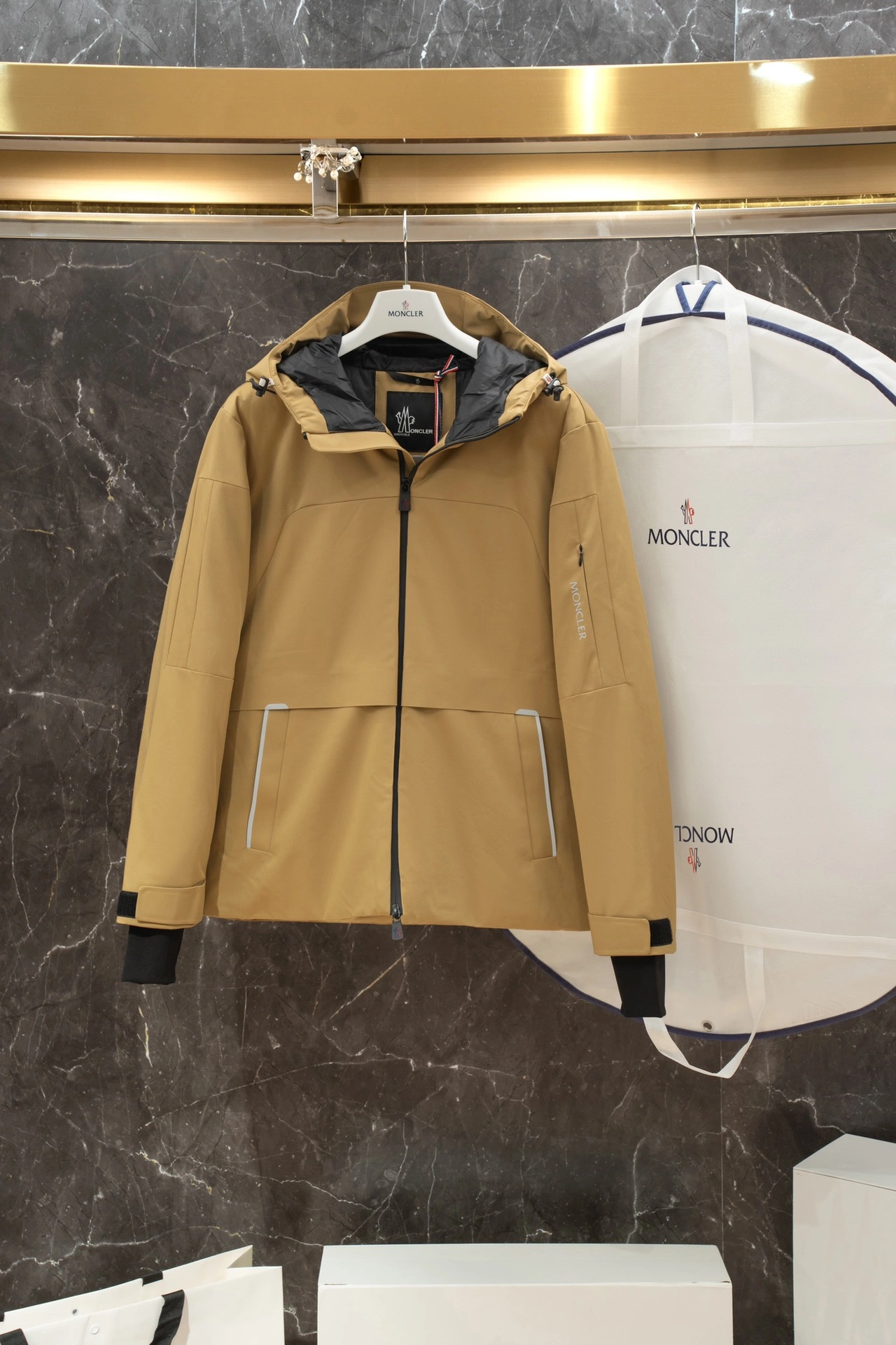 Moncler Down Jackets MultiPurpose 145842