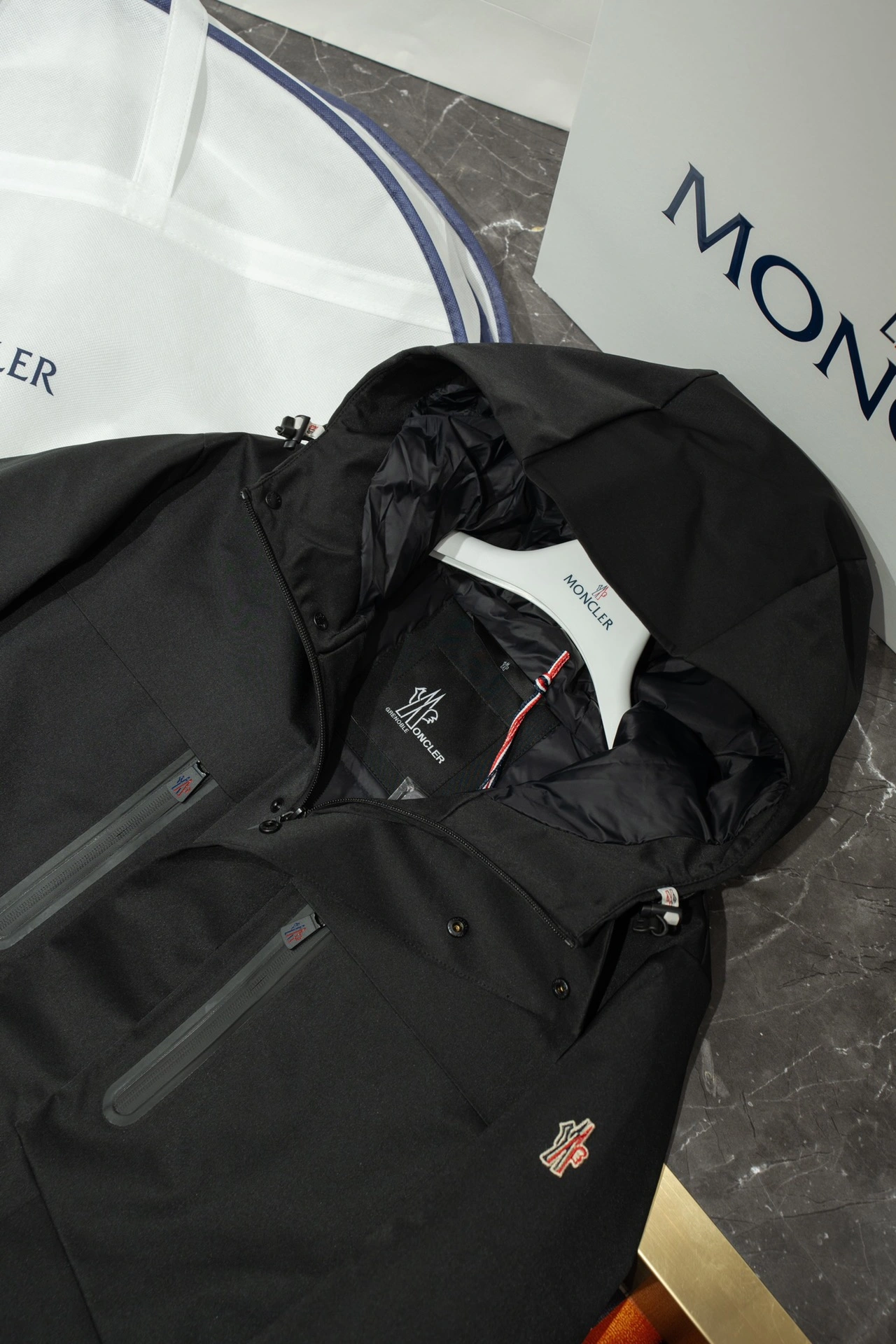 Moncler Down Jackets Colorful 145837