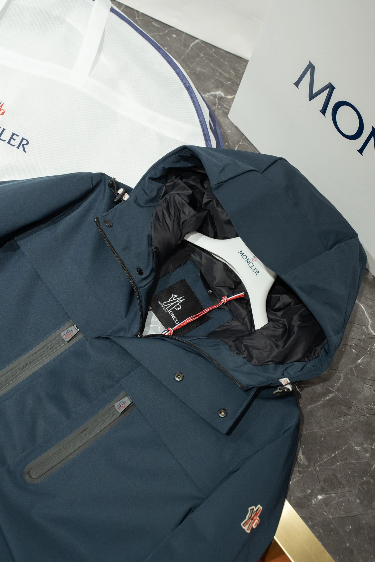 Moncler Down Jackets DailyWear 145843