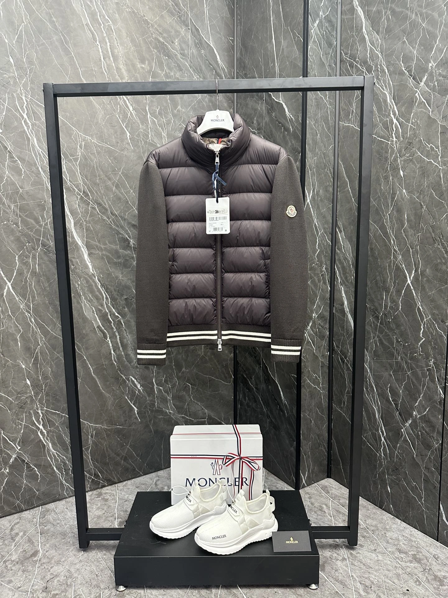 Moncler Down Jackets NewStyle 145835