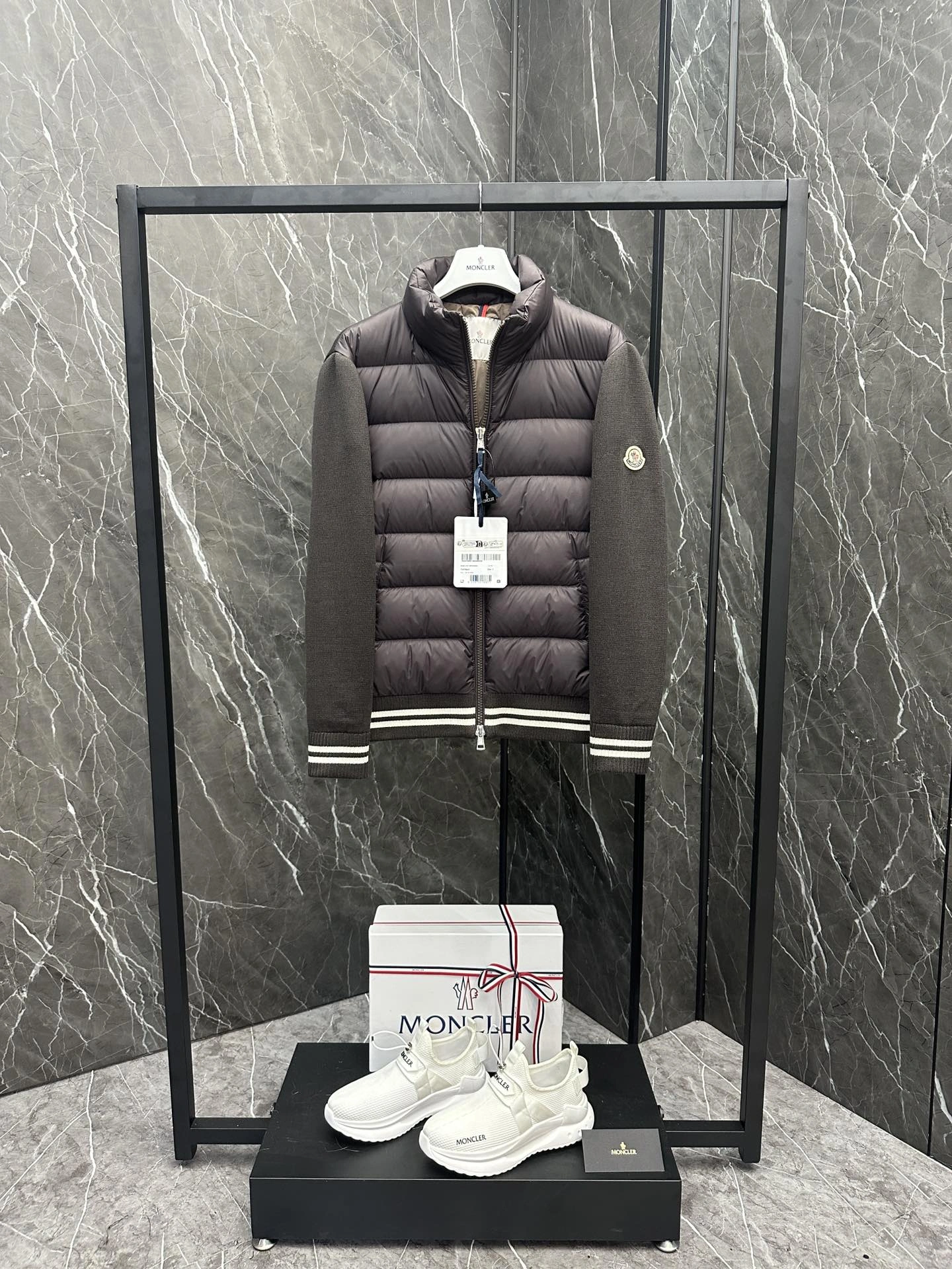 Moncler Down Jackets NewStyle 145835