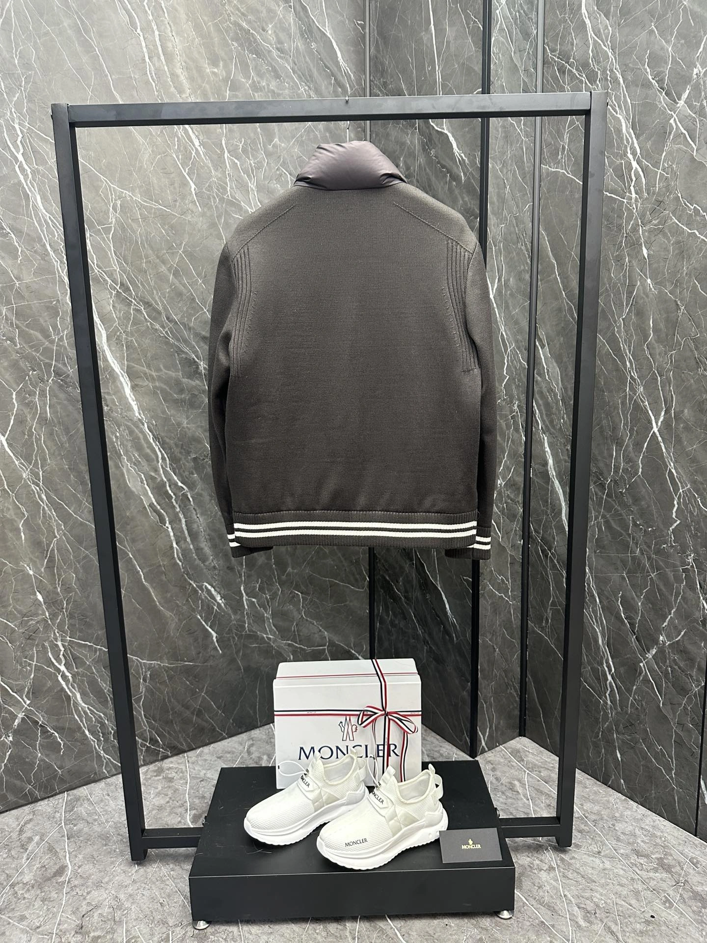 Moncler Down Jackets NewStyle 145835