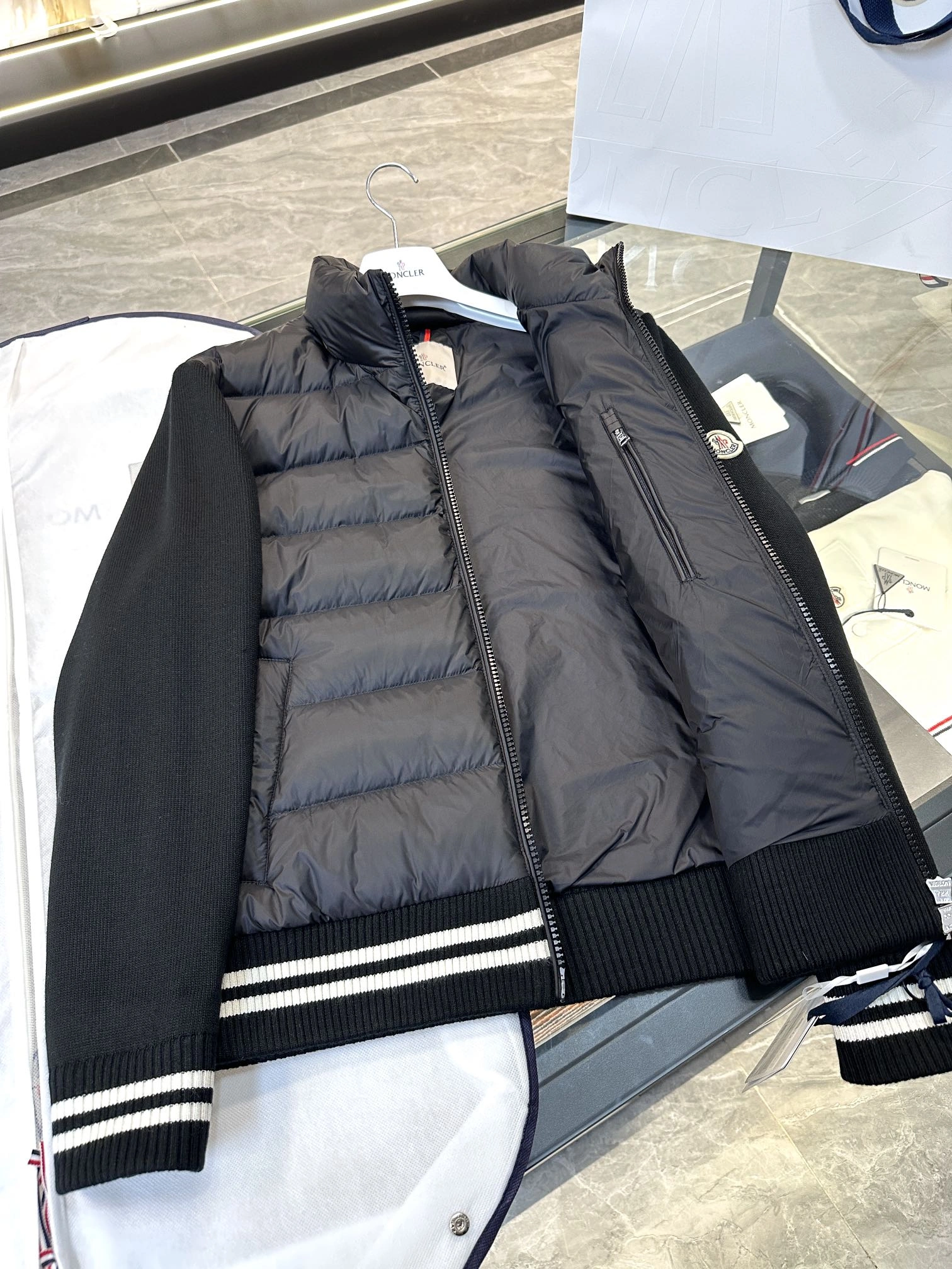 Moncler Down Jackets WellDesigned 145827