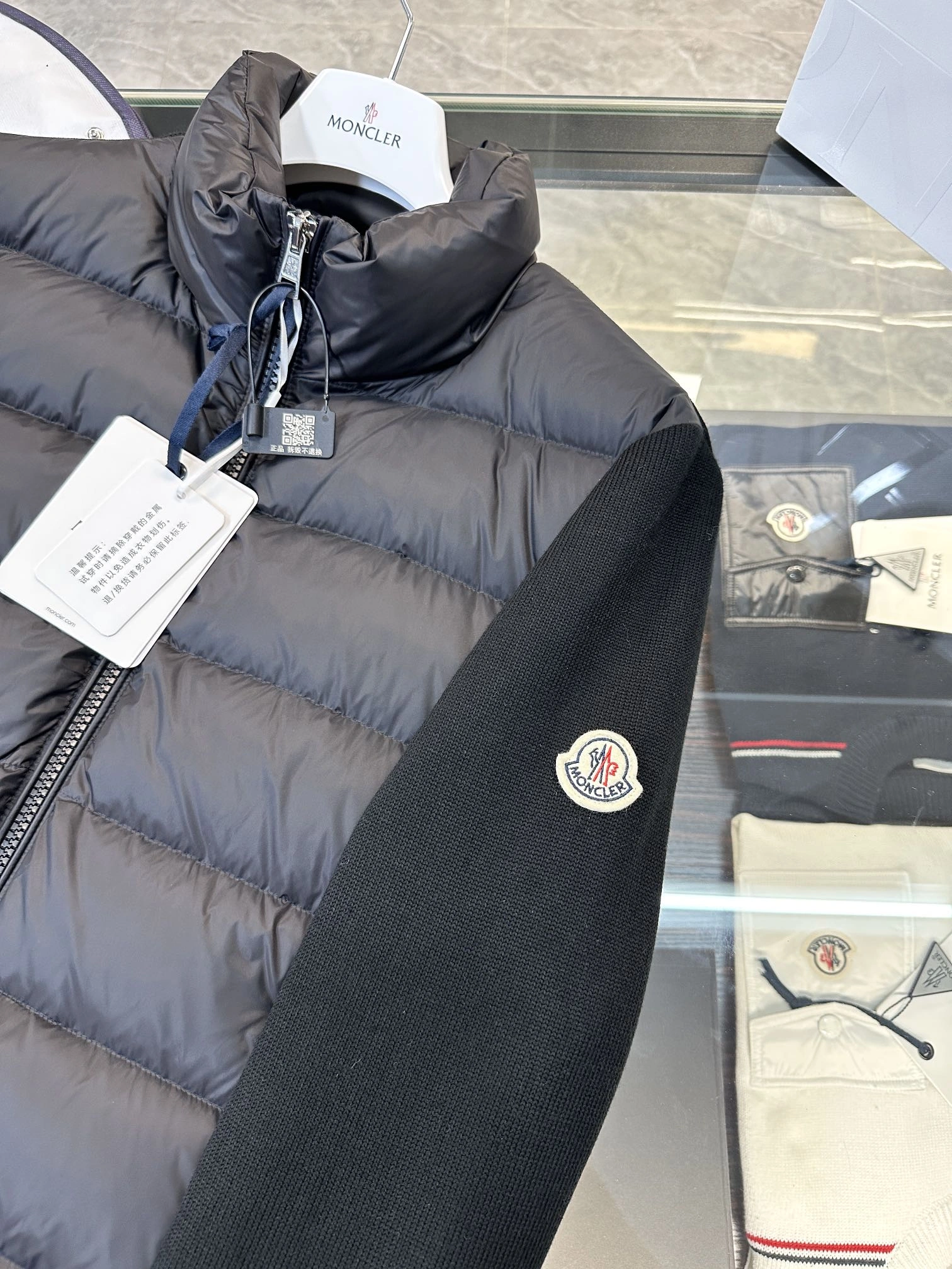Moncler Down Jackets WellDesigned 145827