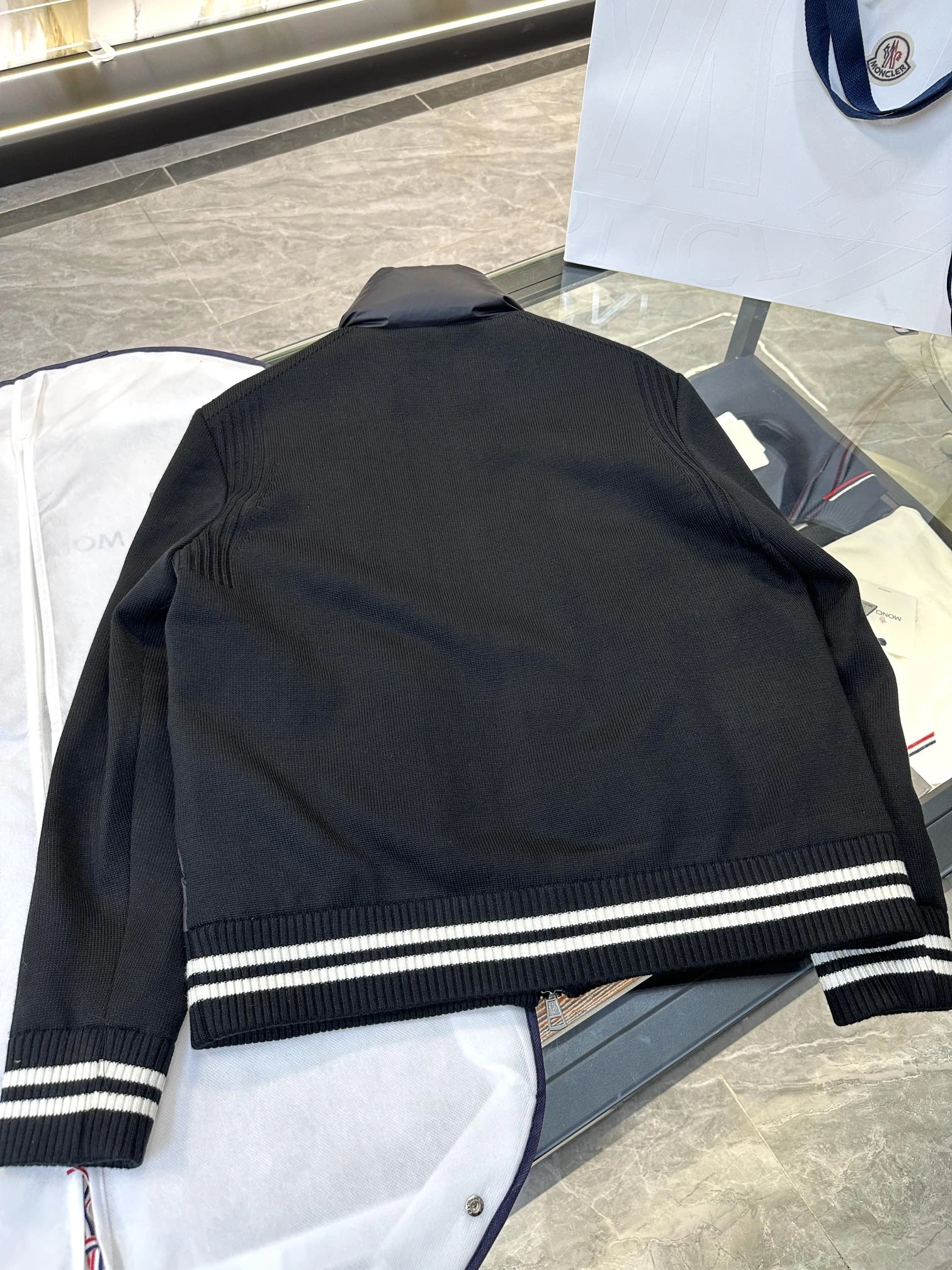 Moncler Down Jackets WellDesigned 145827