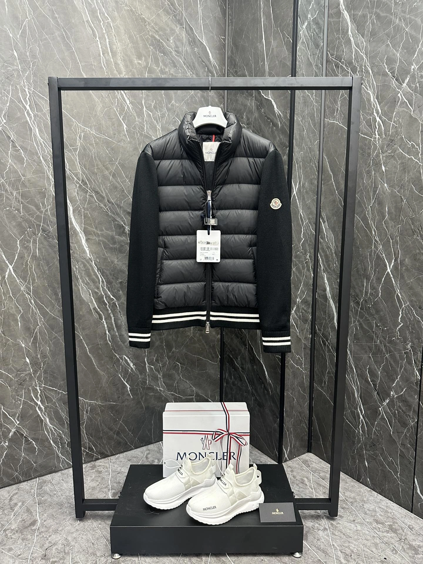 Moncler Down Jackets SunProtective 145826