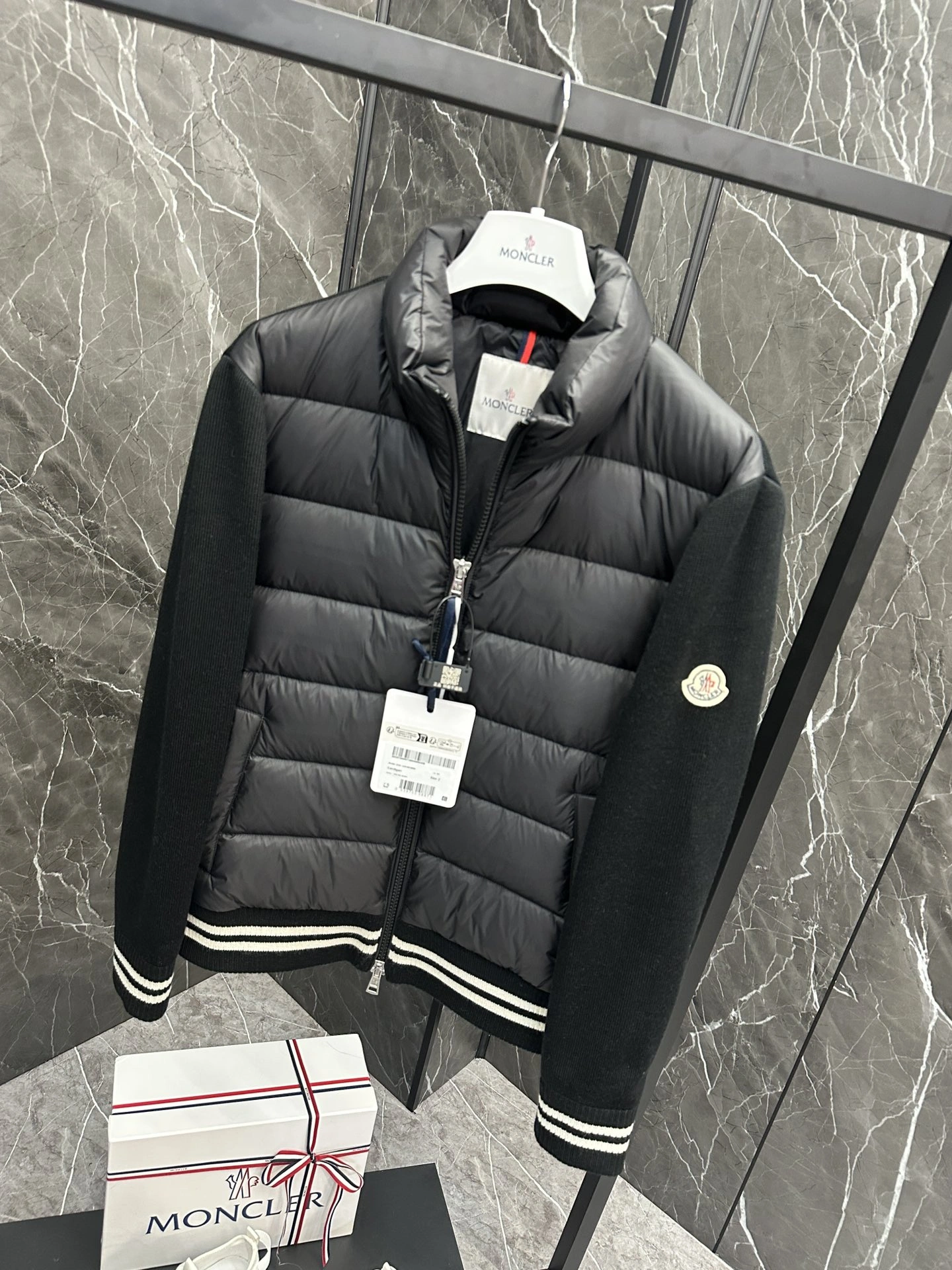 Moncler Down Jackets SunProtective 145826
