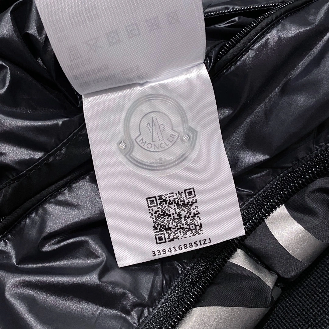 Moncler Down Jackets Modern 145828