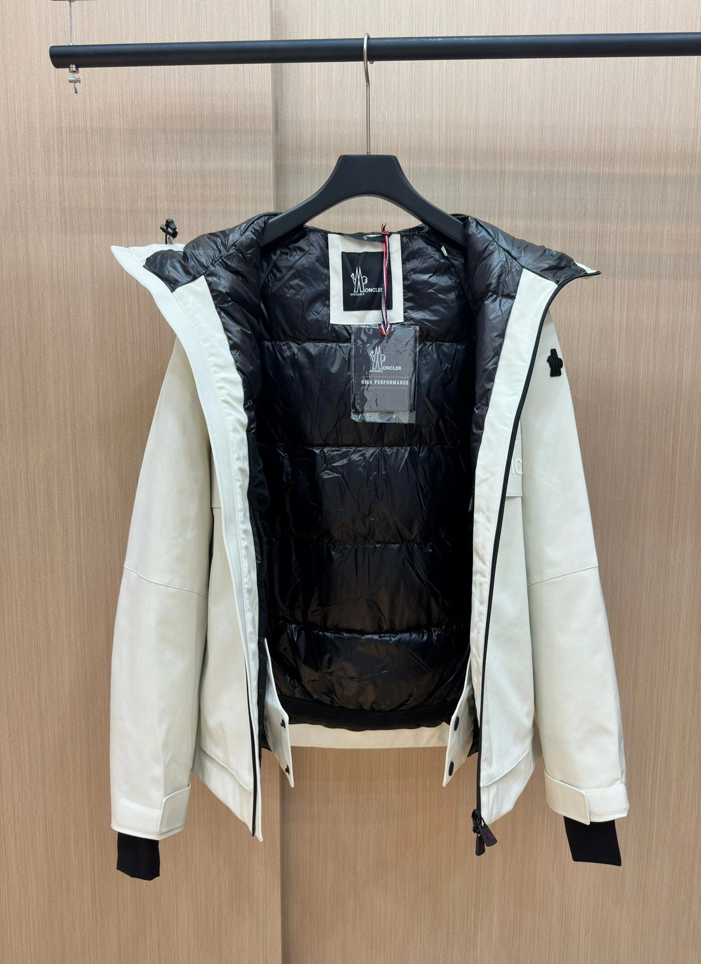 Moncler Down Jackets Reliable 145831