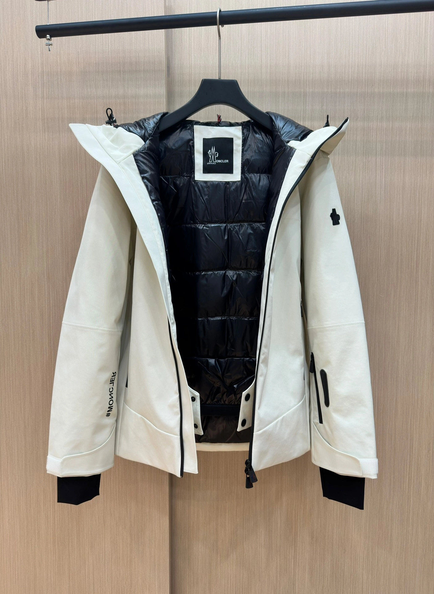 Comfortable Moncler Down Jackets 145836