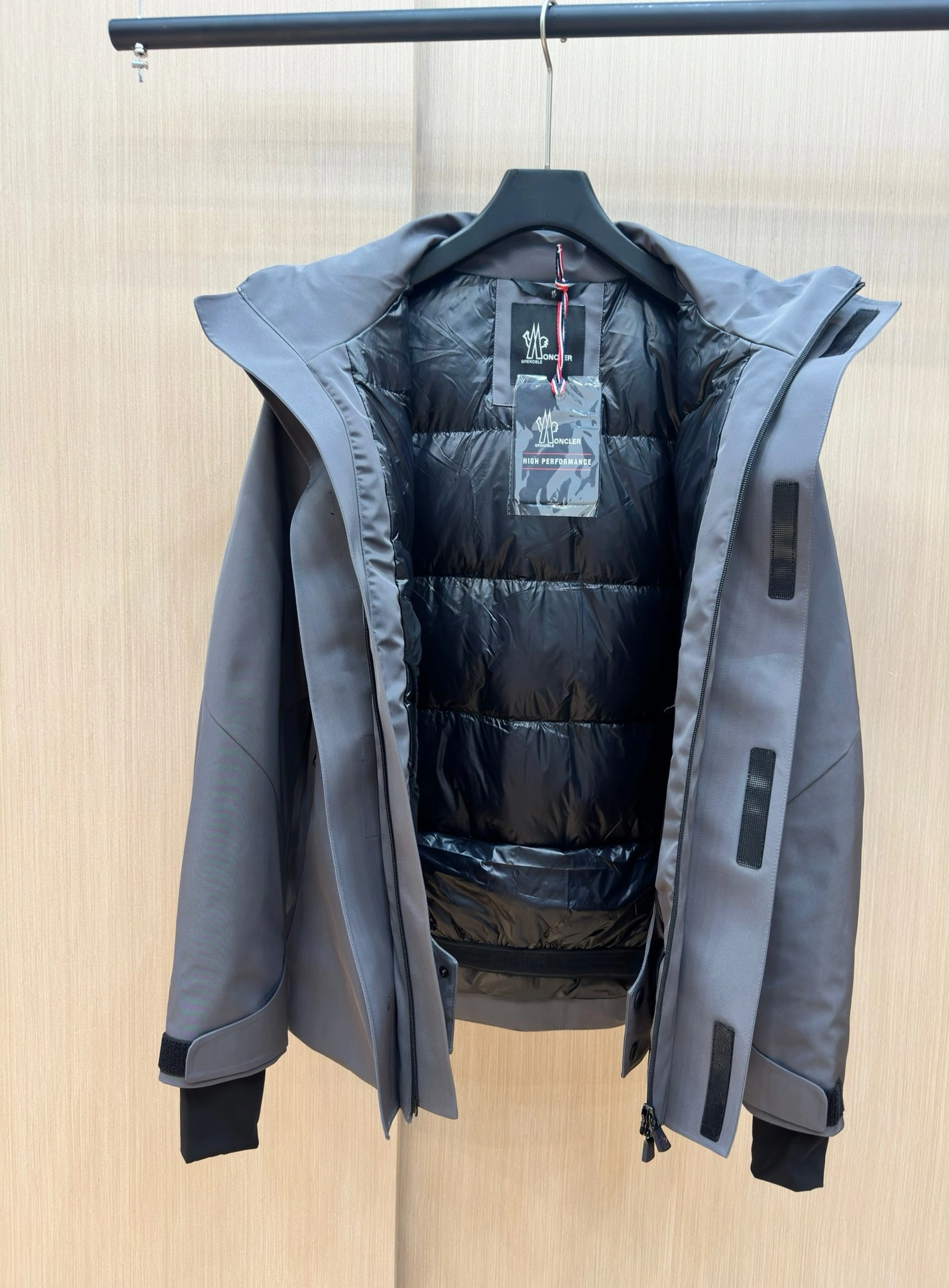 Moncler Down Jackets Neat 145818