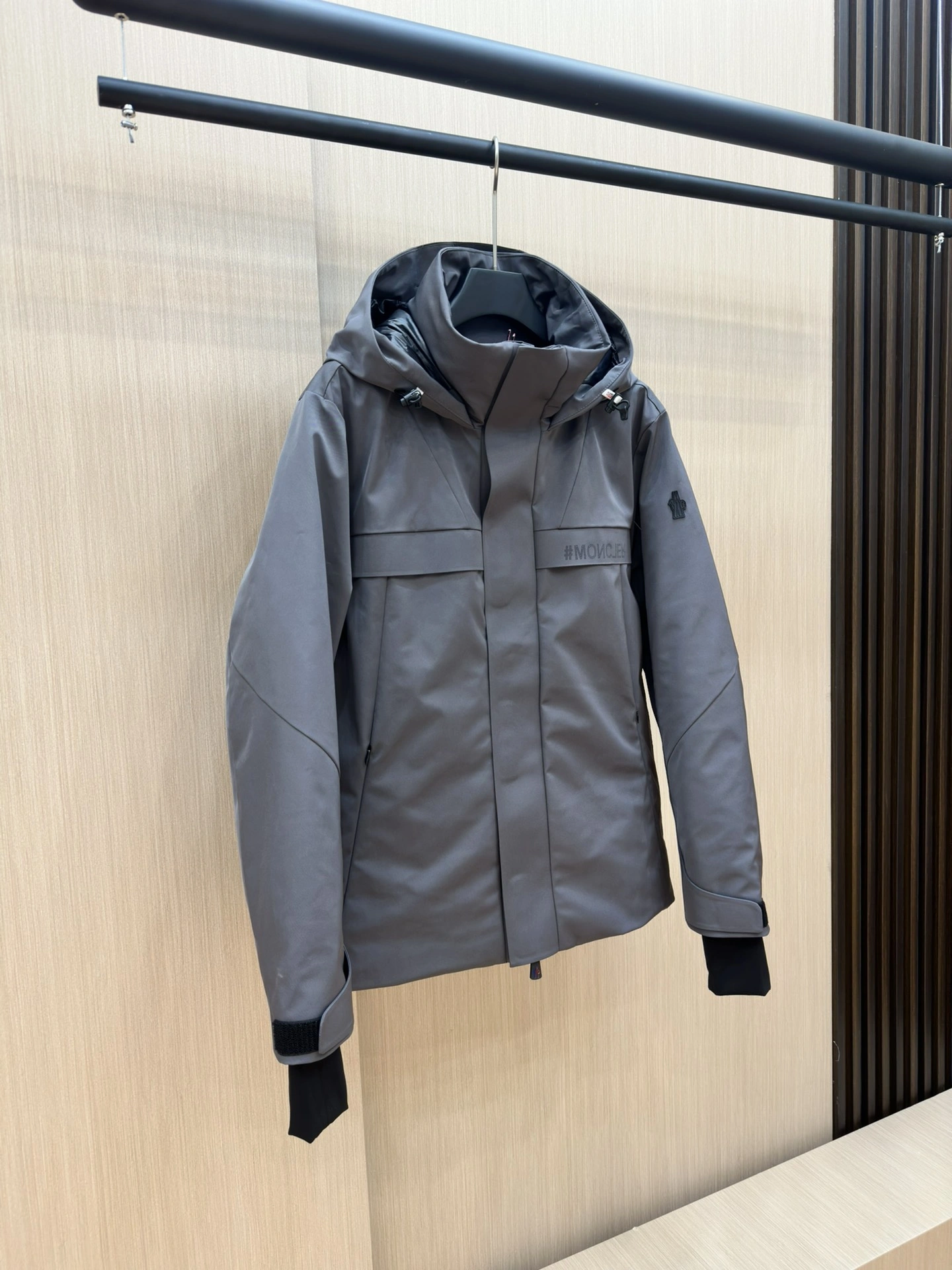 Moncler Down Jackets Neat 145818