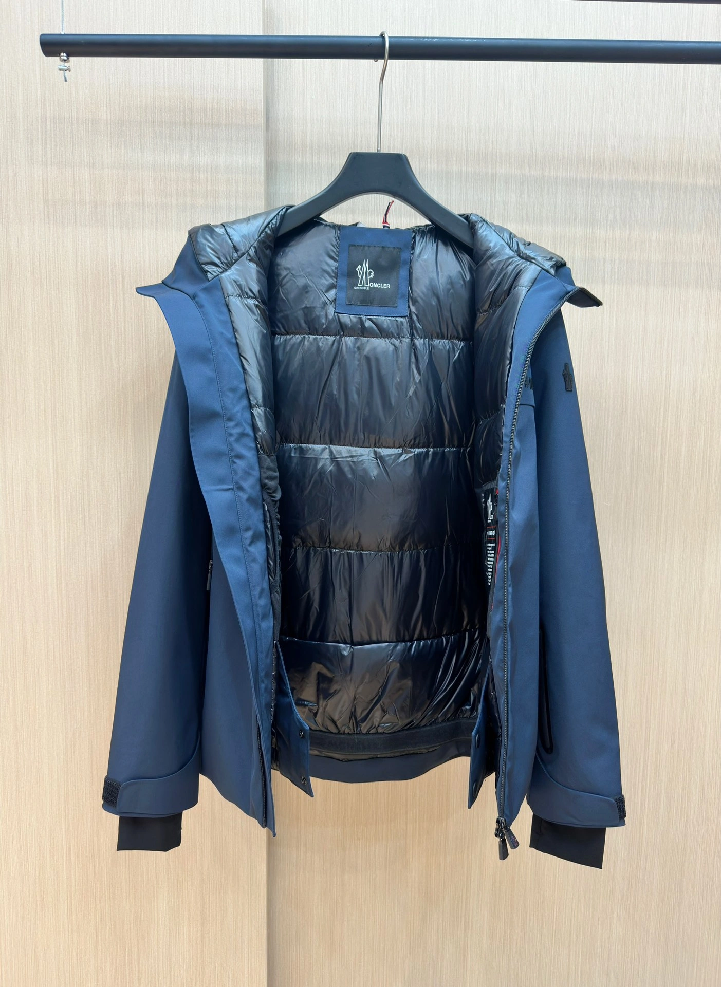 Moncler Down Jackets ComfortFit 145821