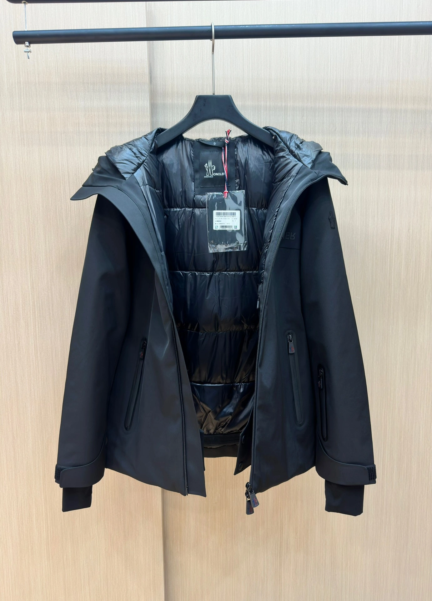 ModernLook Moncler Down Jackets 145841