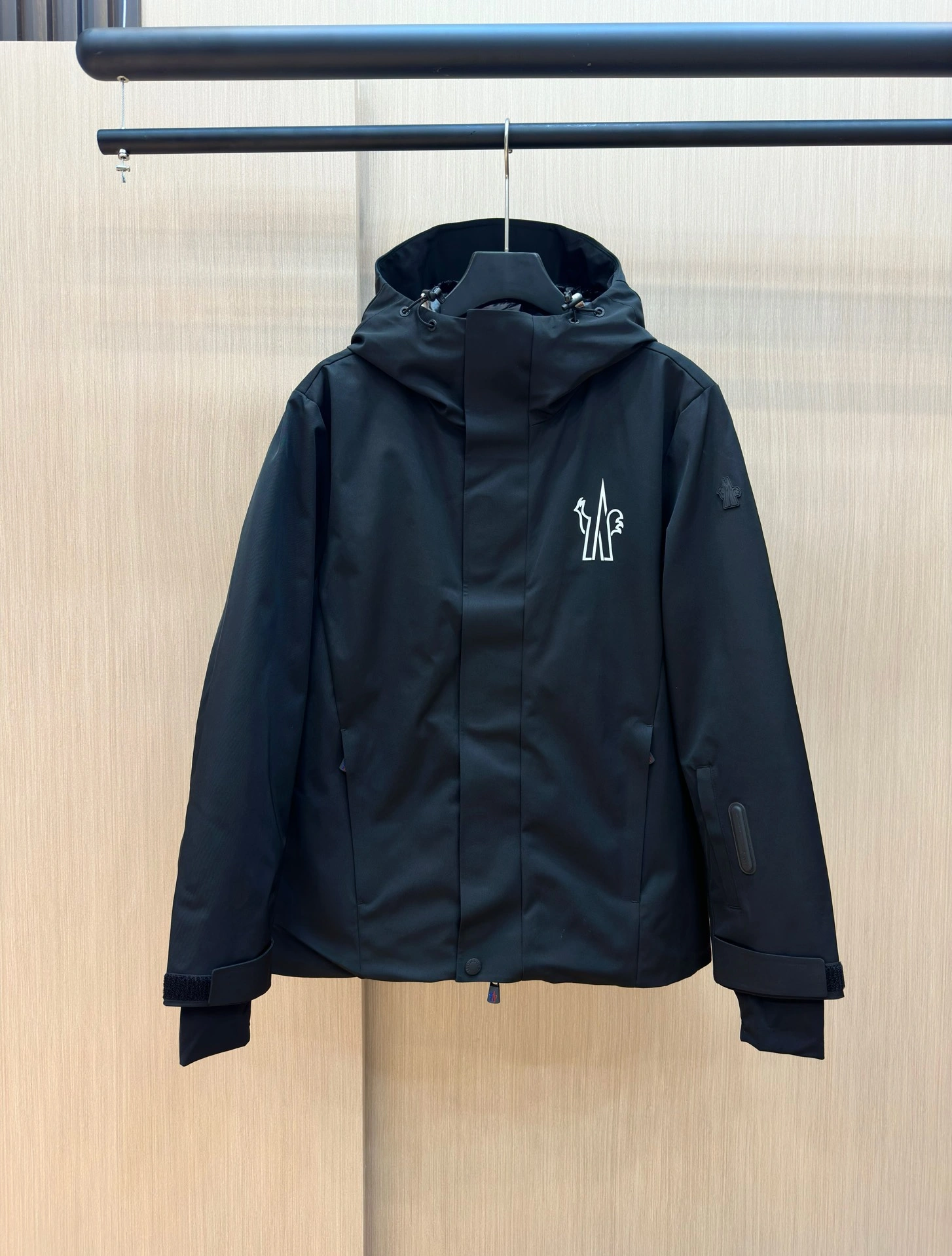 Compact Moncler Down Jackets 145823