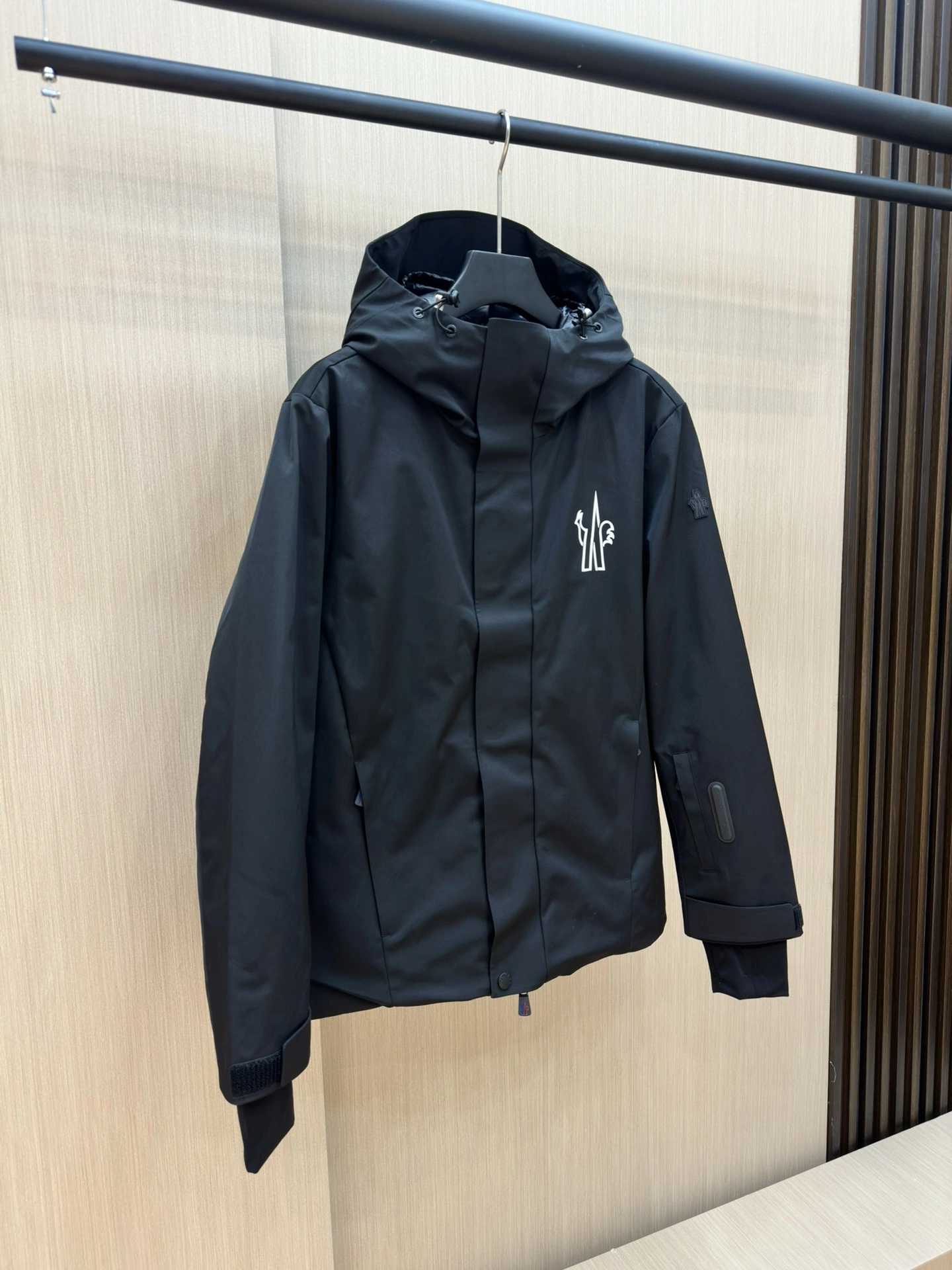 Compact Moncler Down Jackets 145823