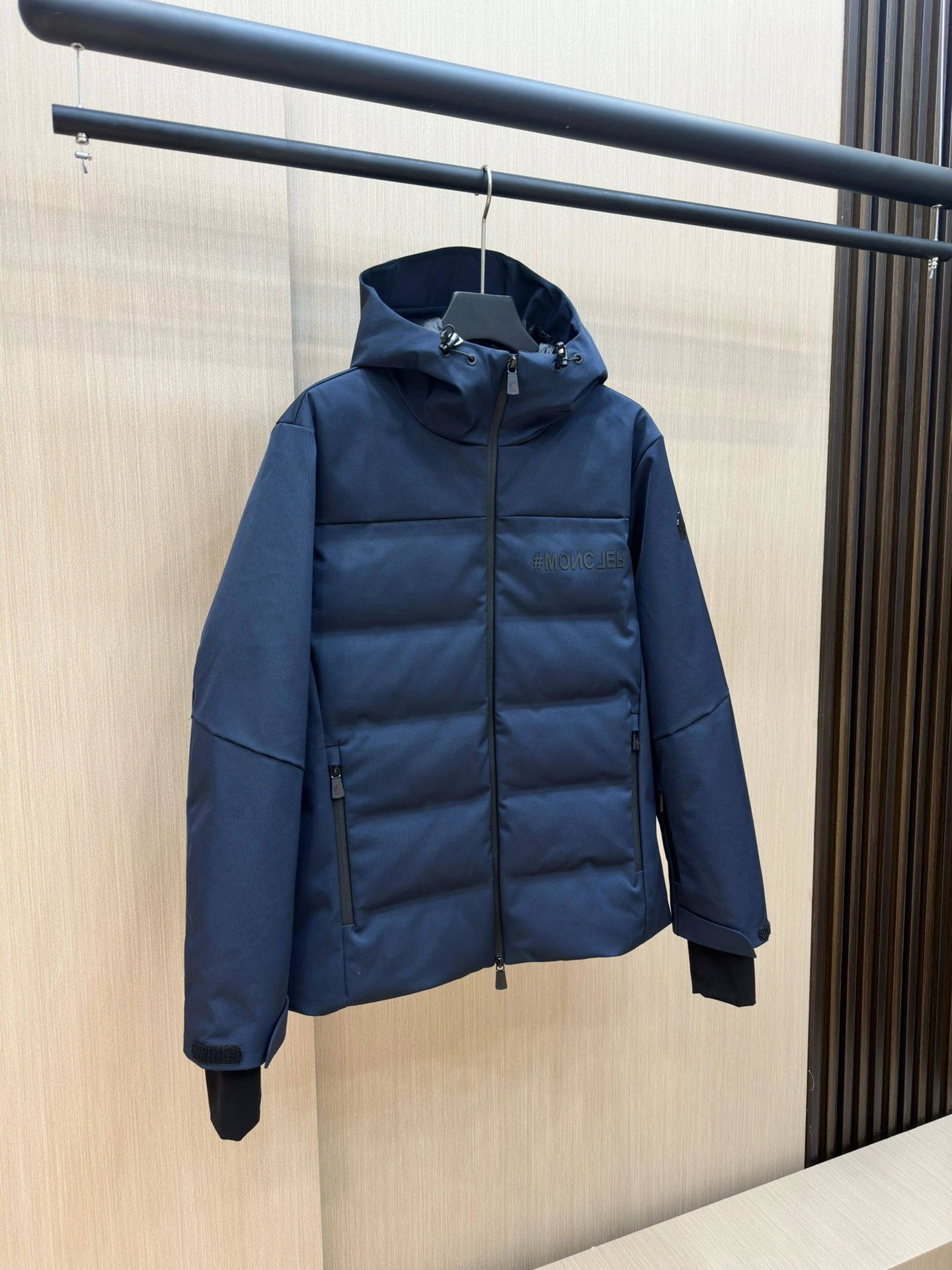 Moncler Down Jackets Chic 145817