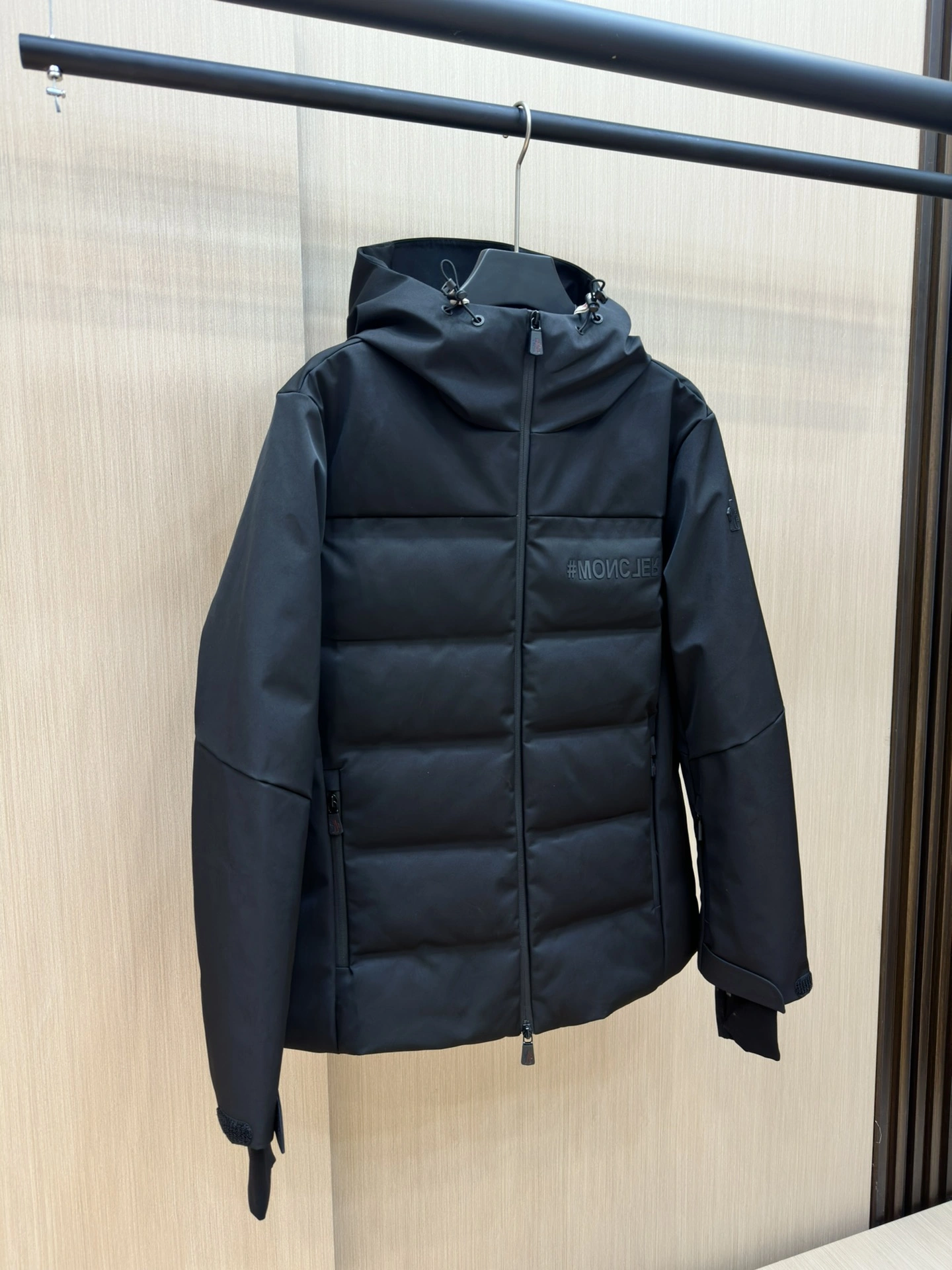 Durable Moncler Down Jackets 145834
