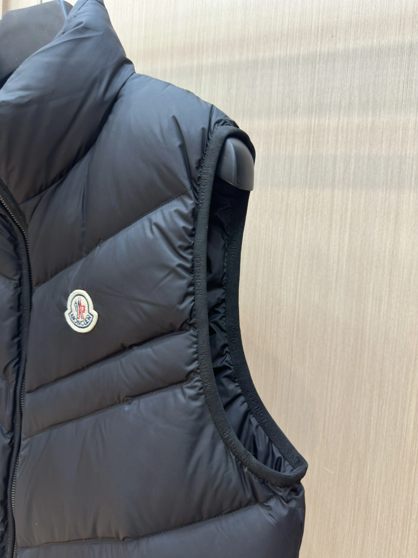 Moncler Down Jackets Resilient 145820