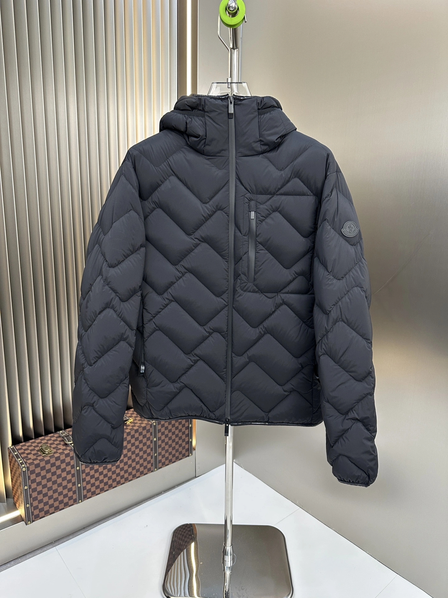 Moncler Down Jackets AllSeason 145809