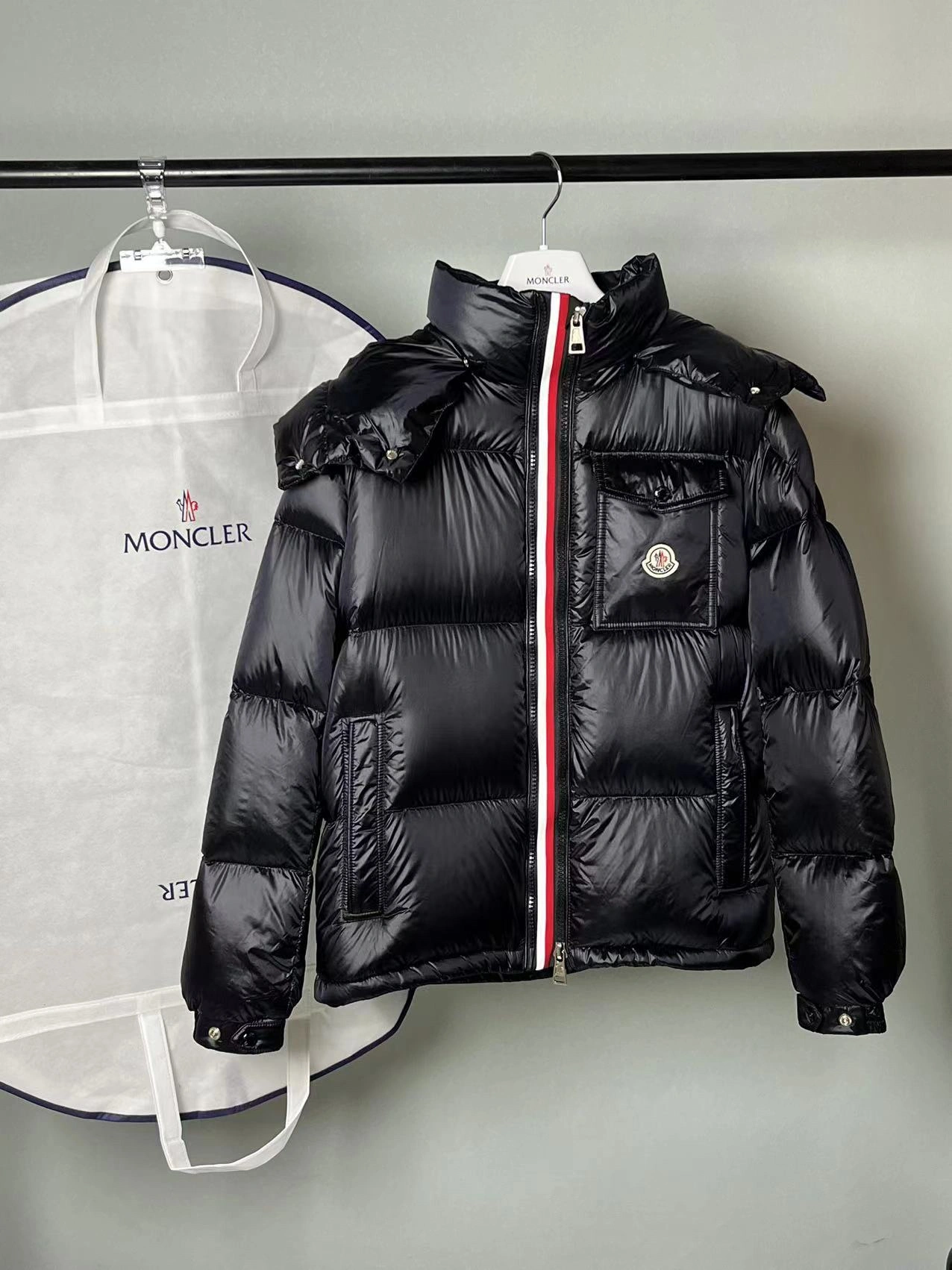 FlexibleFit Moncler Down Jackets 145802