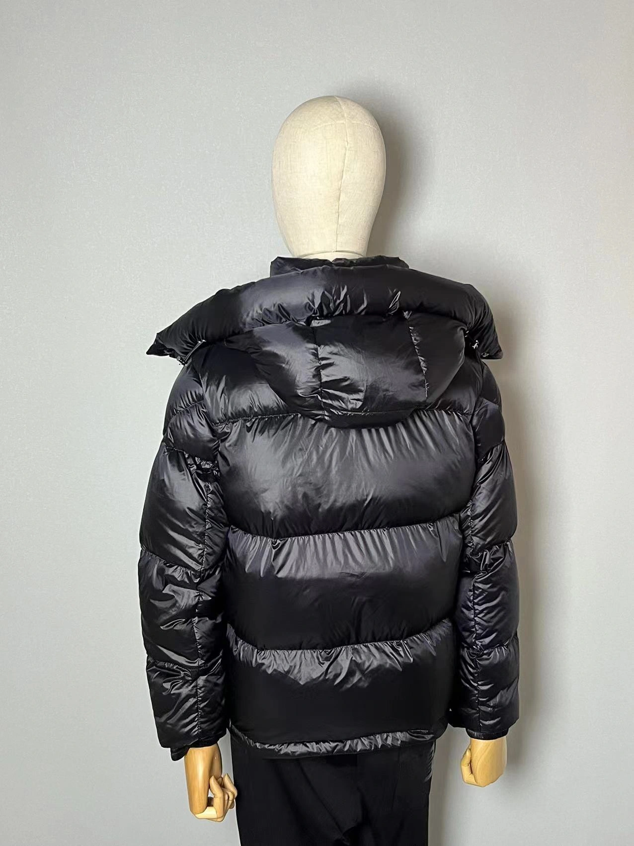 FlexibleFit Moncler Down Jackets 145802